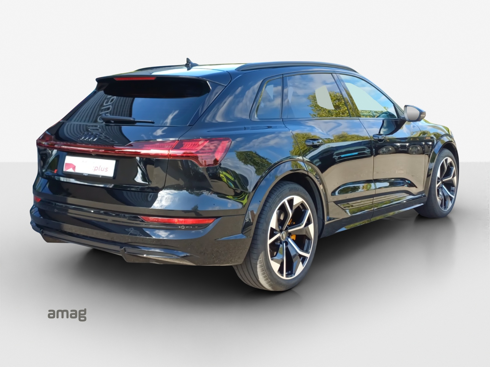AUDI e-tron S quattro-image-4