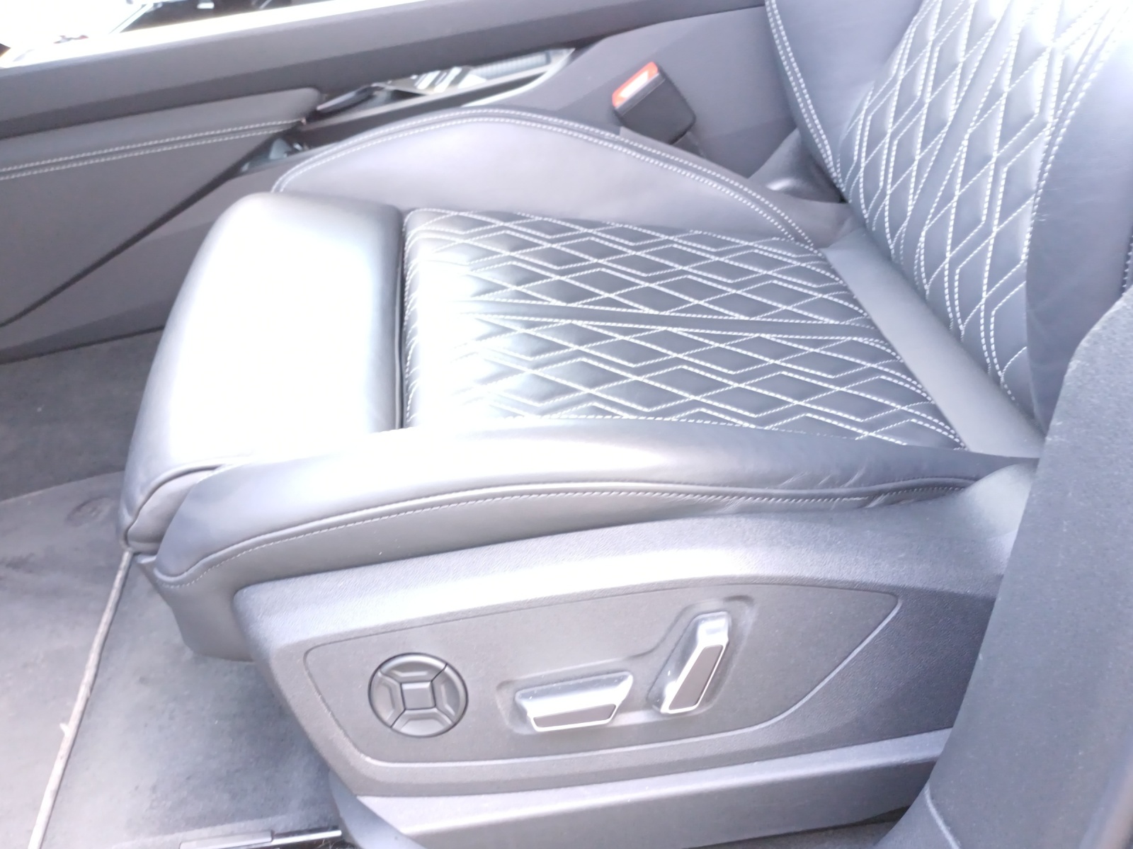 AUDI e-tron S quattro-image-14