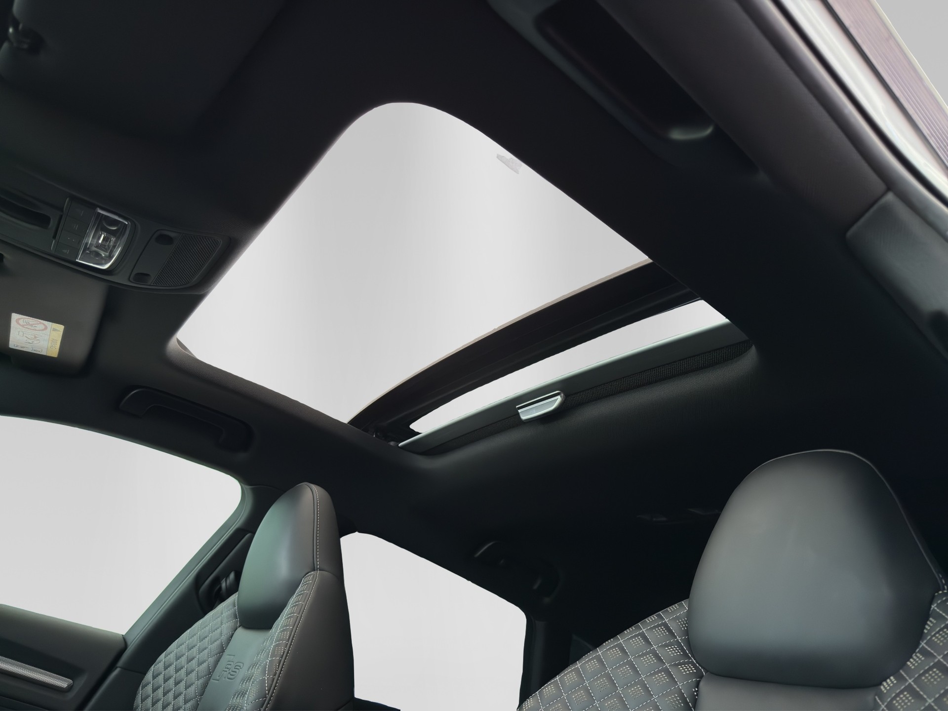 AUDI RS3 Sportback 2.5 TSI quattro S-tronic-image-16