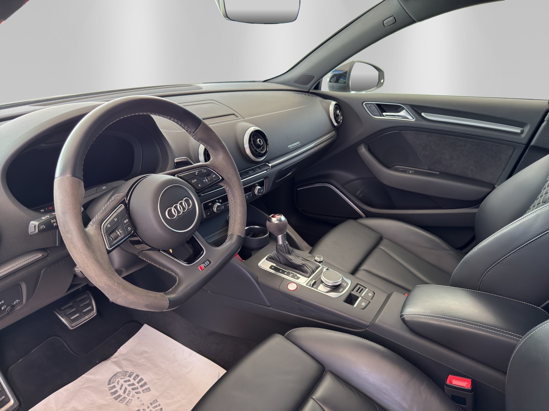 AUDI RS3 Sportback 2.5 TSI quattro S-tronic-image-7