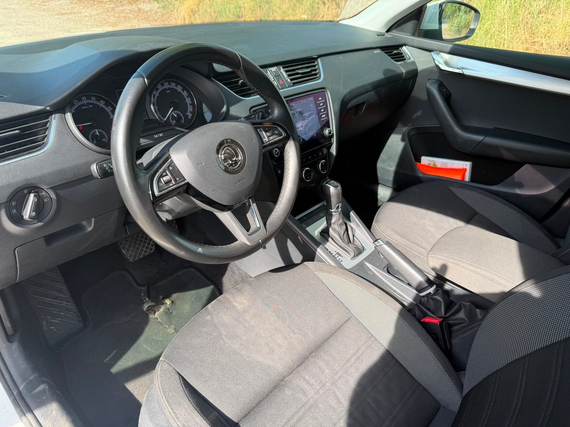 SKODA Octavia Combi 1.6 TDI Ambition DSG-image-7