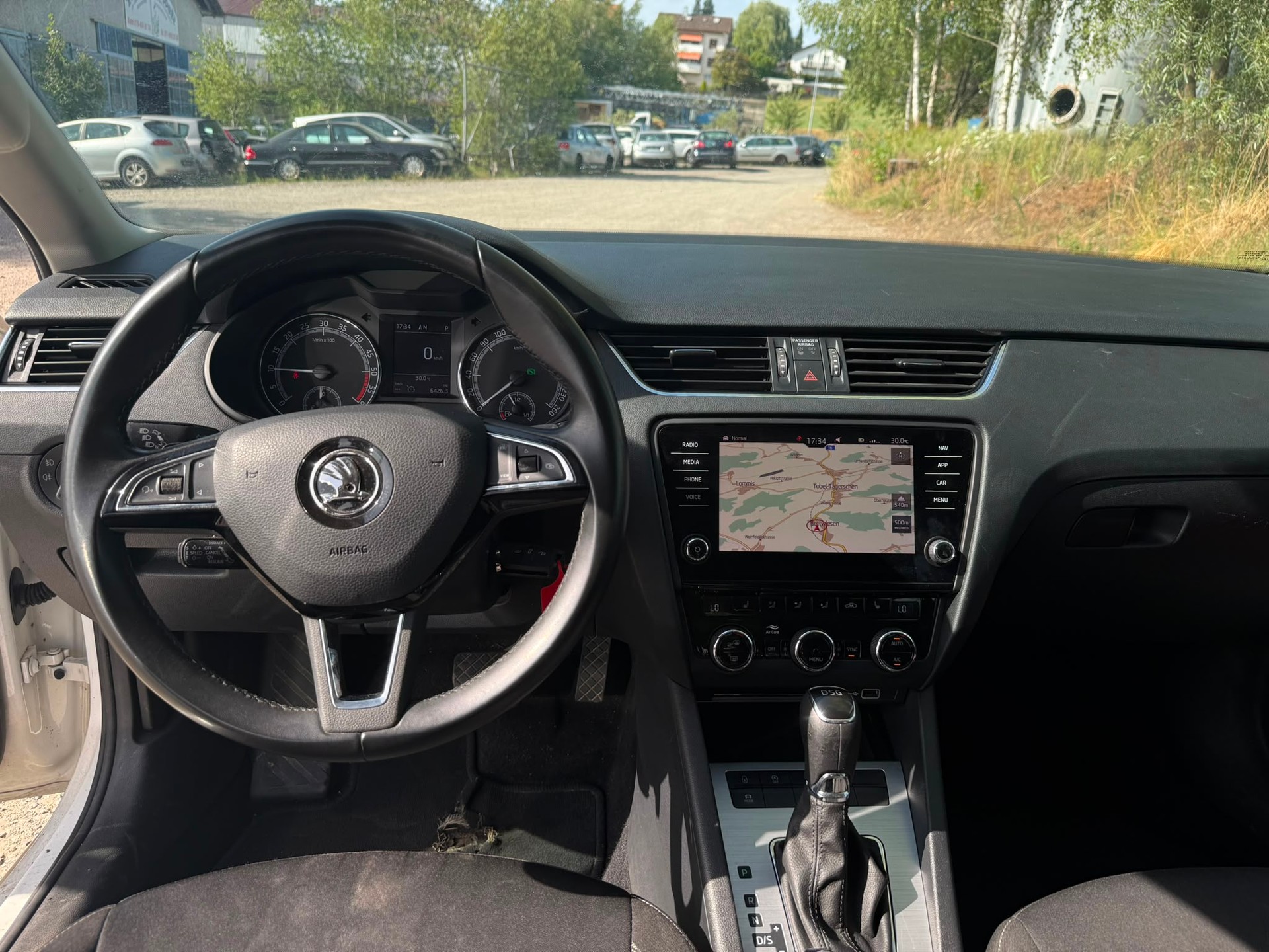 SKODA Octavia Combi 1.6 TDI Ambition DSG-image-8