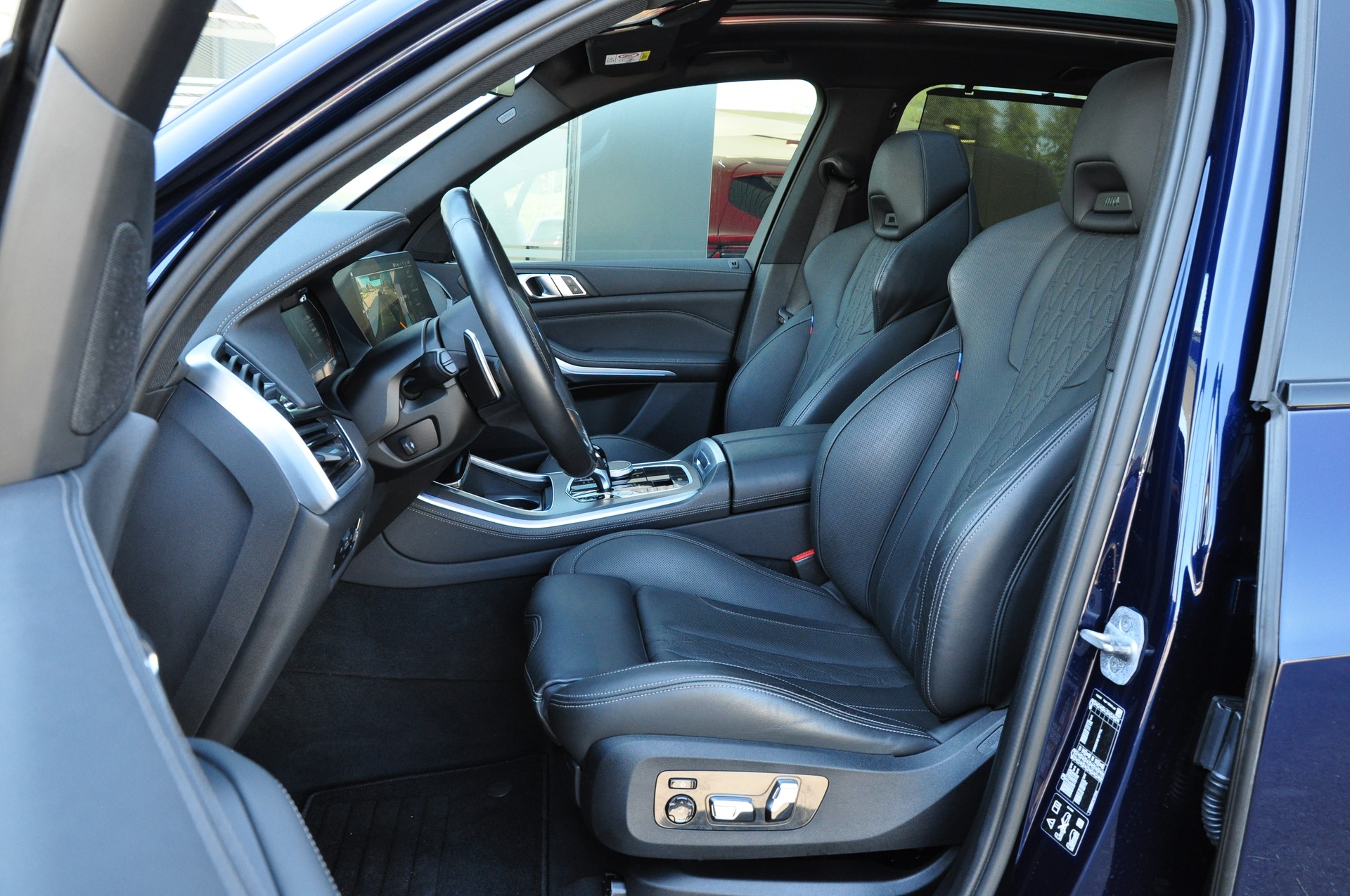 BMW X5 xDrive 48V 30d M Sport Steptronic-image-23