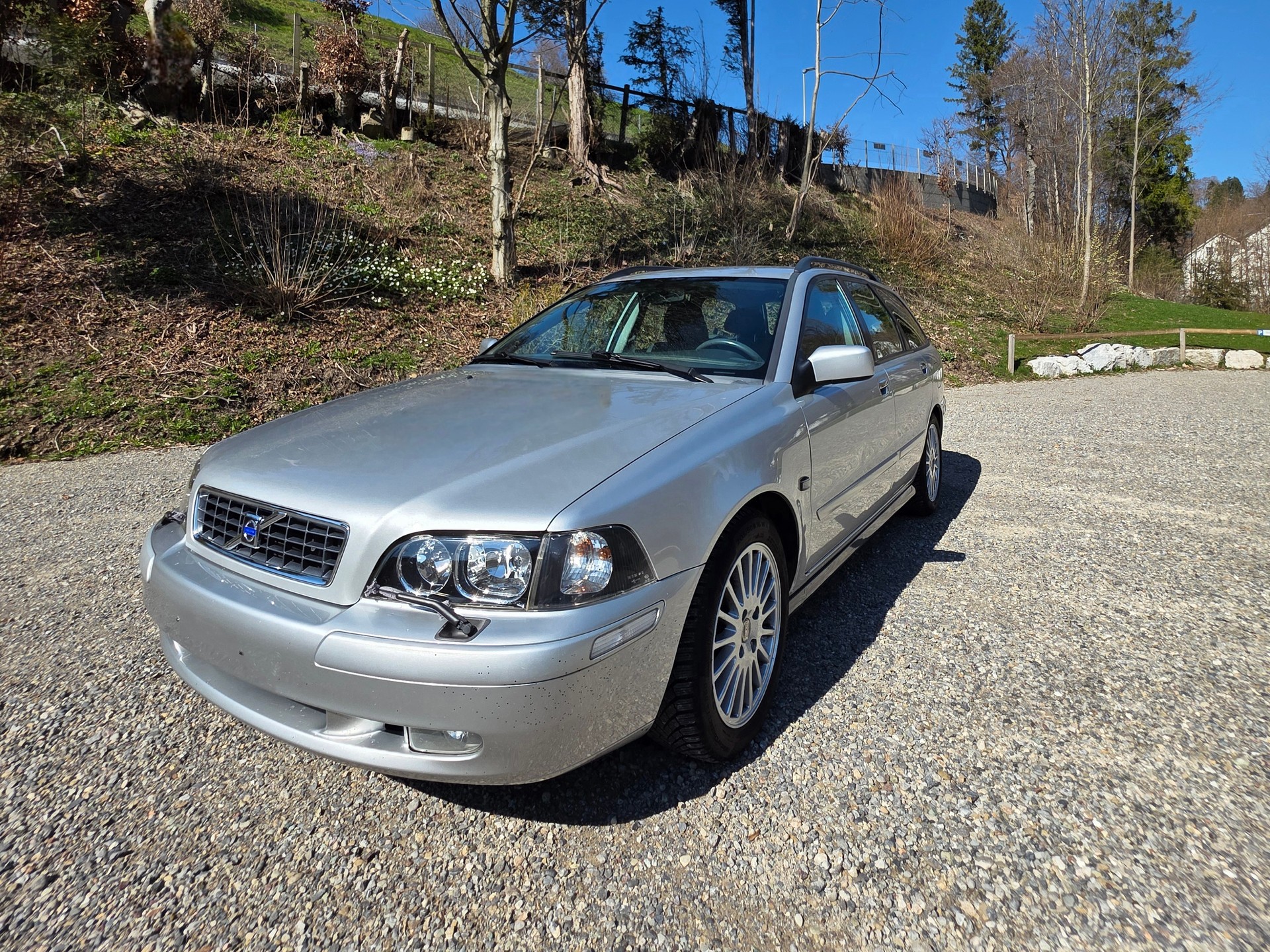 VOLVO V40 2.0T Sport Edition Automat-image-0
