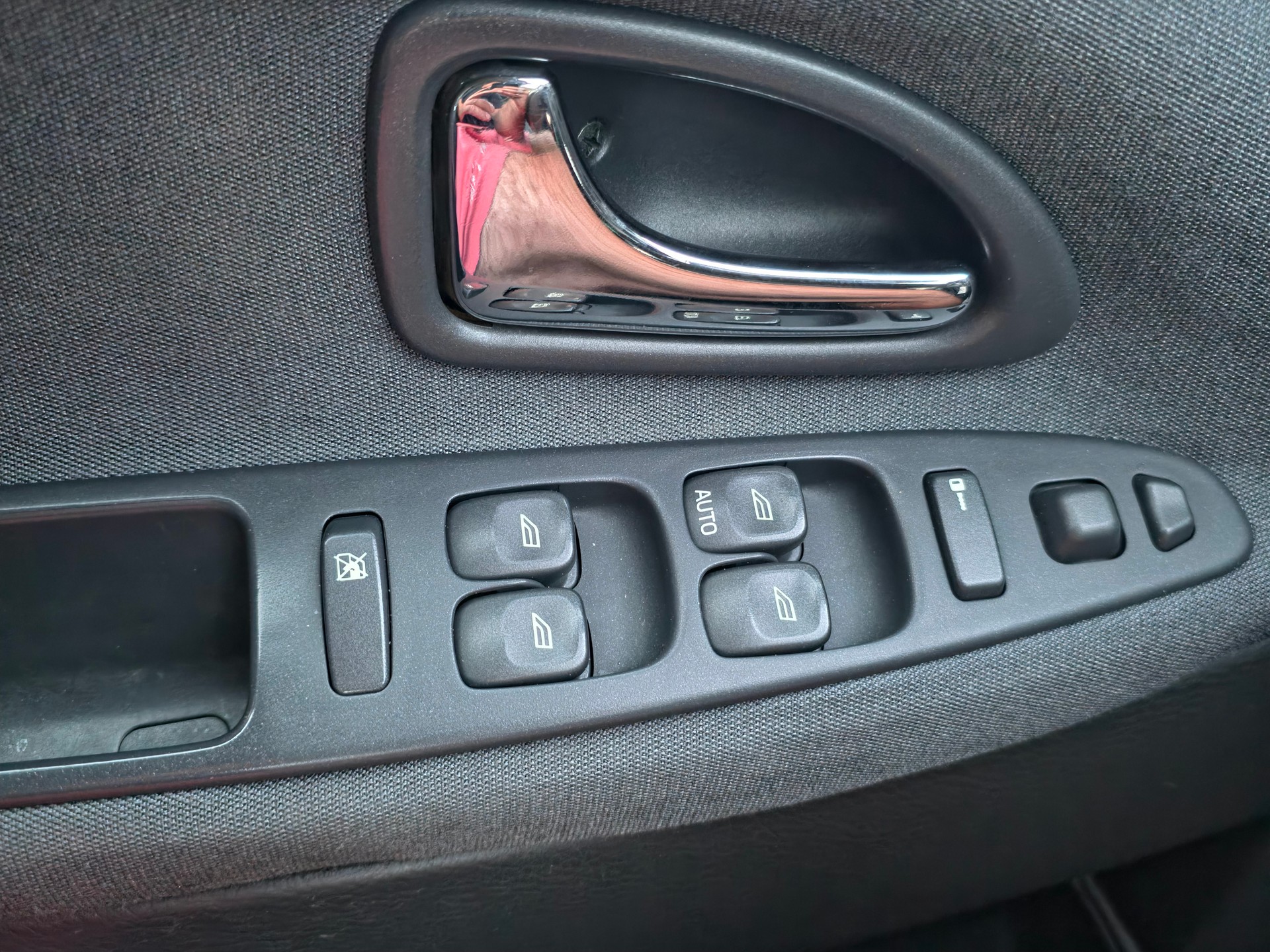 VOLVO V40 2.0T Sport Edition Automat-image-11