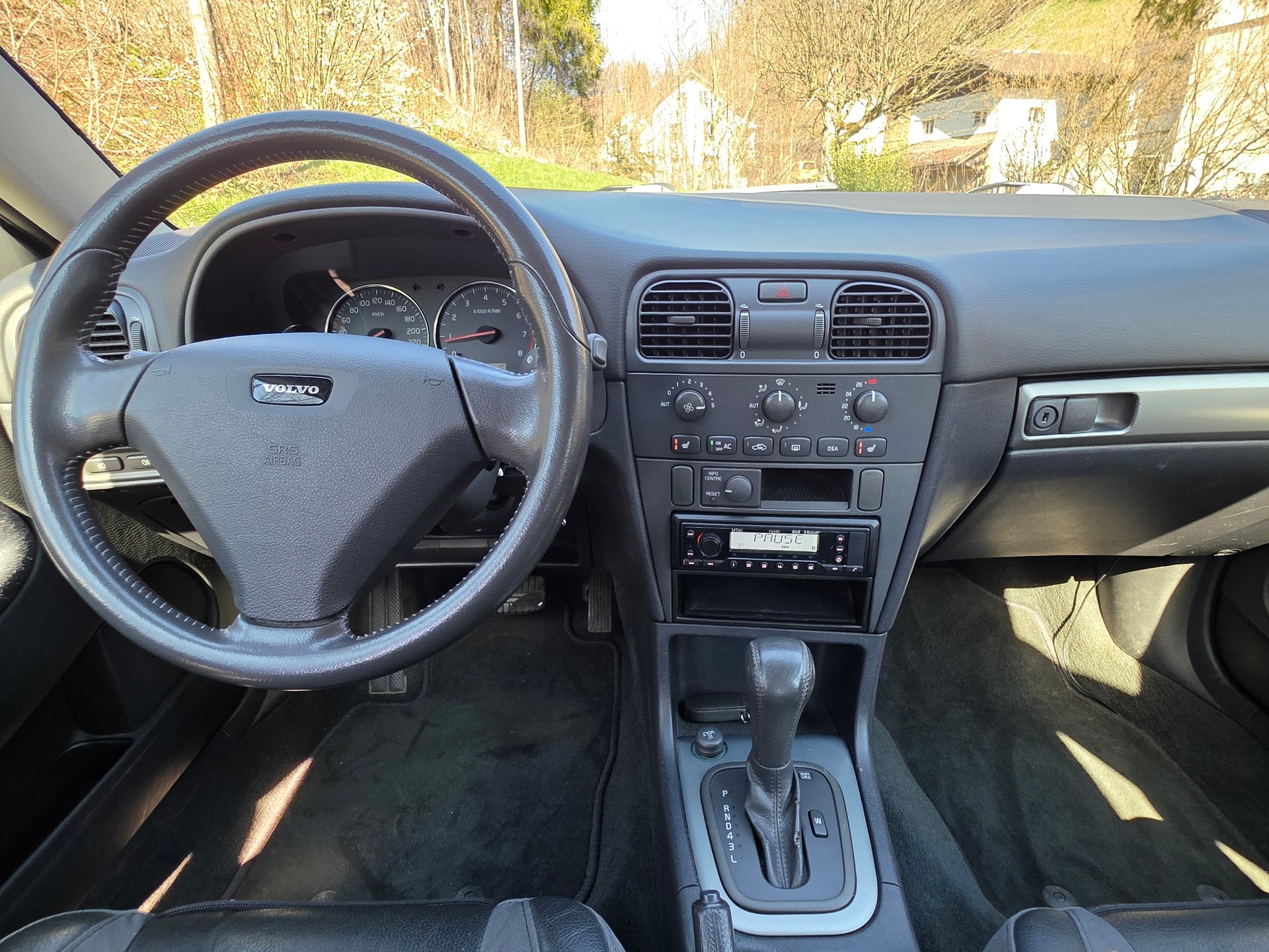 VOLVO V40 2.0T Sport Edition Automat-image-10