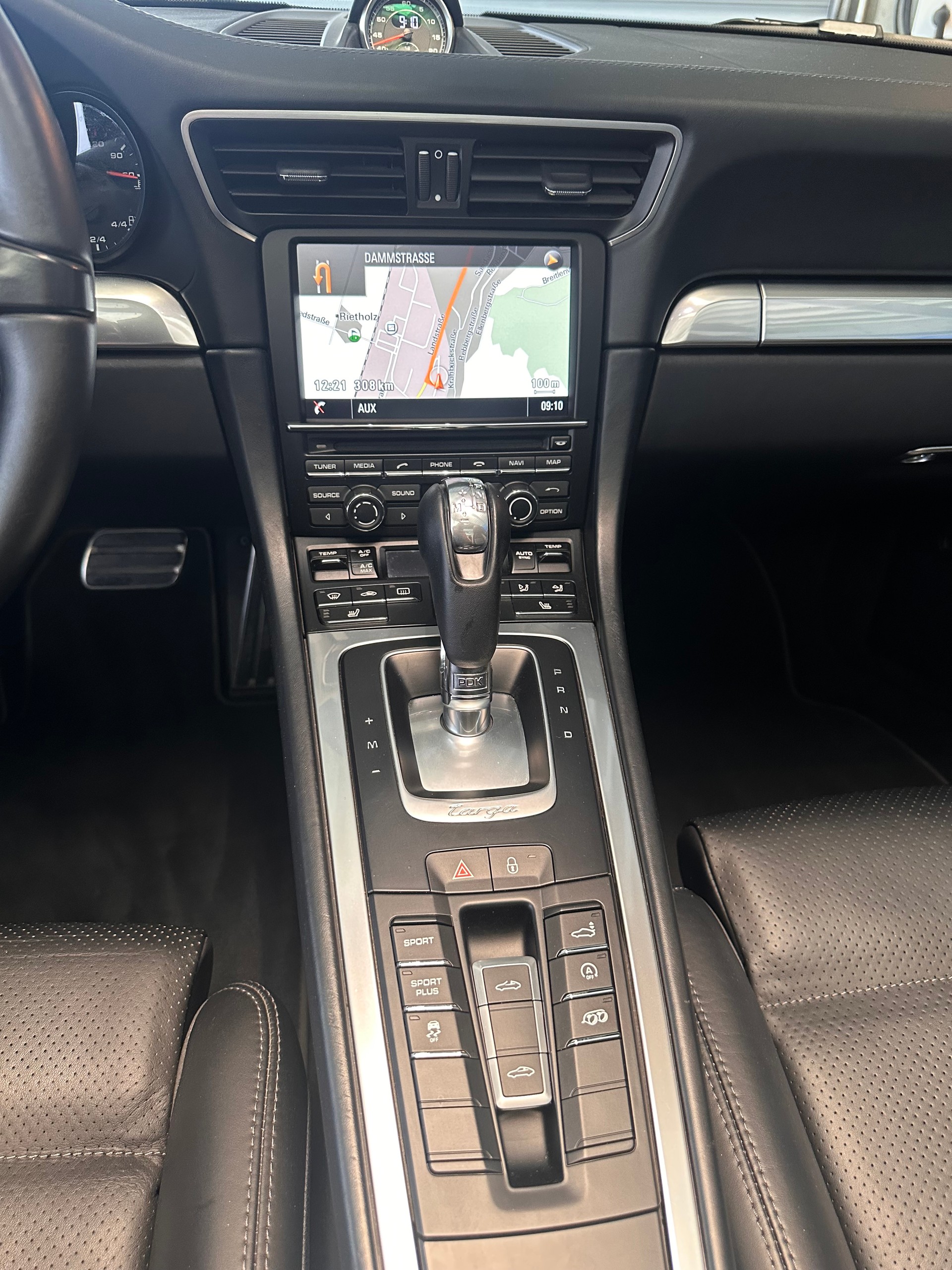 PORSCHE 911 Targa 3.4 Targa 4 PDK-image-12