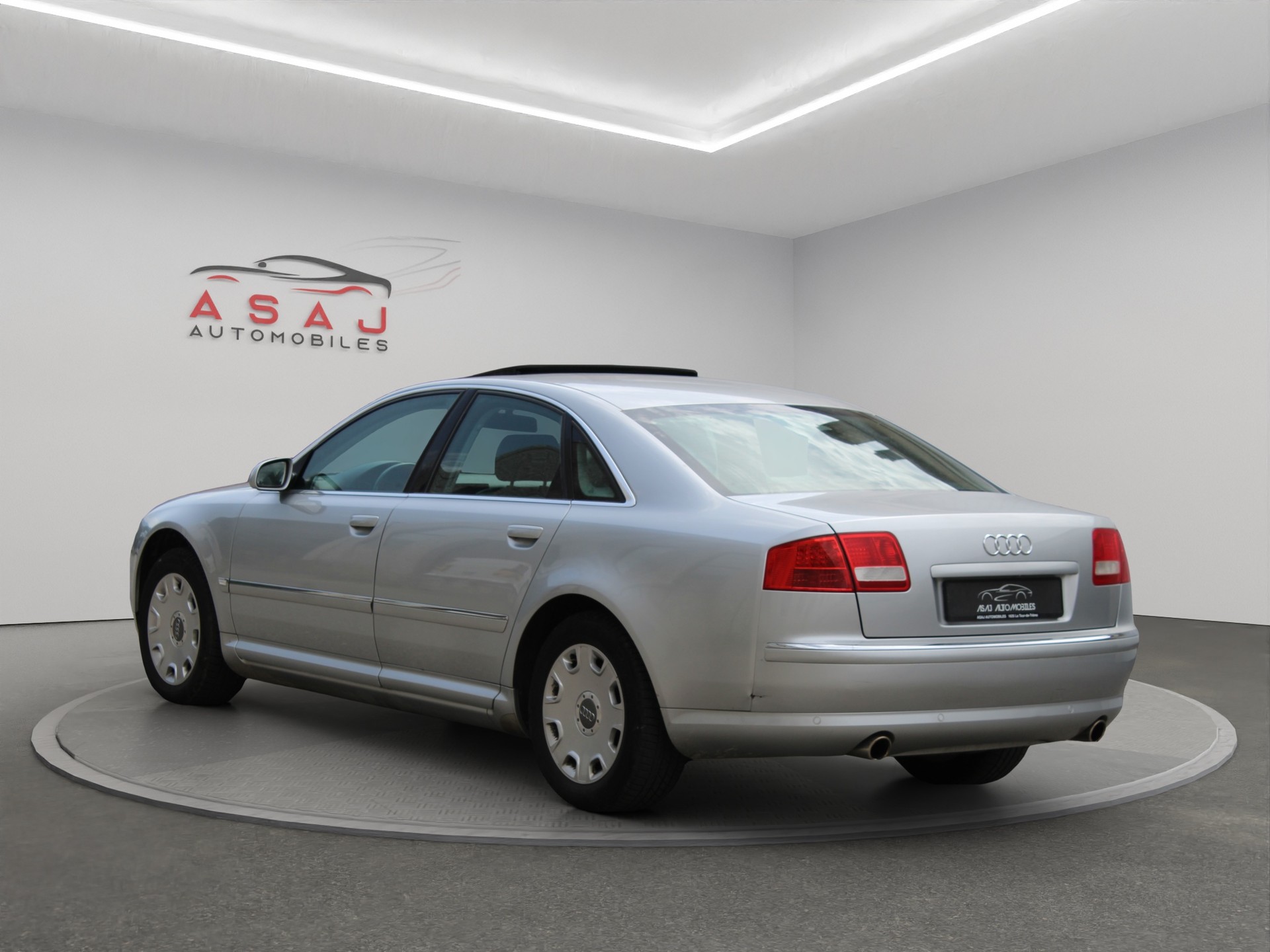 AUDI A8 3.7 V8 quattro tiptronic-image-3