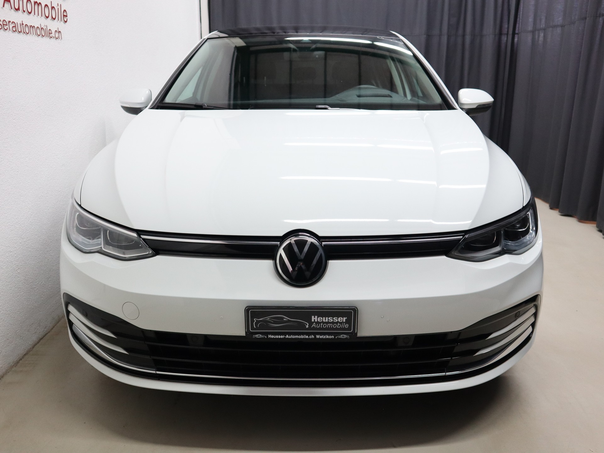 VW Golf 2.0 TDI Life DSG - Panorama - IQ Light - Navi - Head-Up - AHK - Kamera - 150 PS-image-6