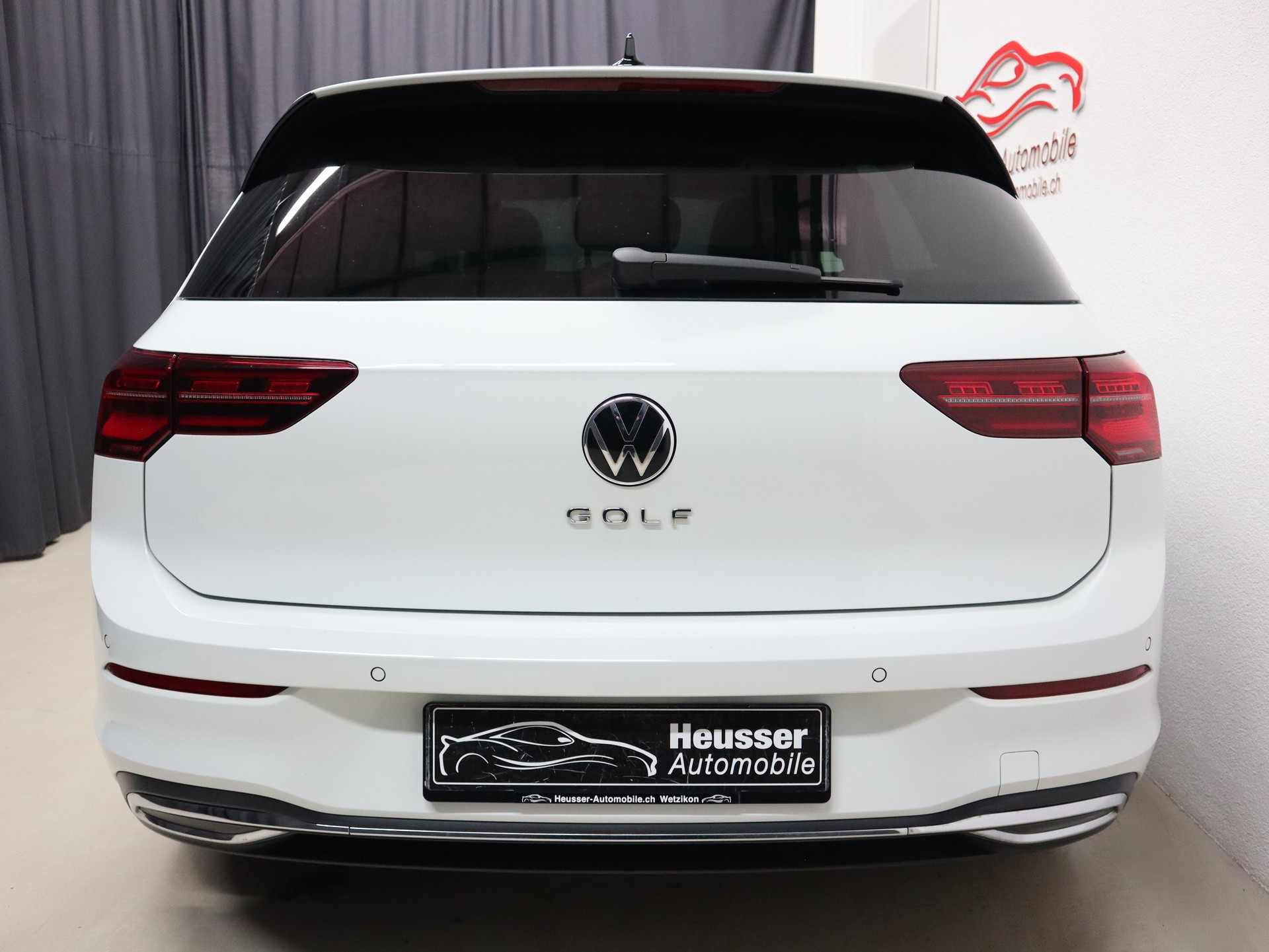 VW Golf 2.0 TDI Life DSG - Panorama - IQ Light - Navi - Head-Up - AHK - Kamera - 150 PS-image-5