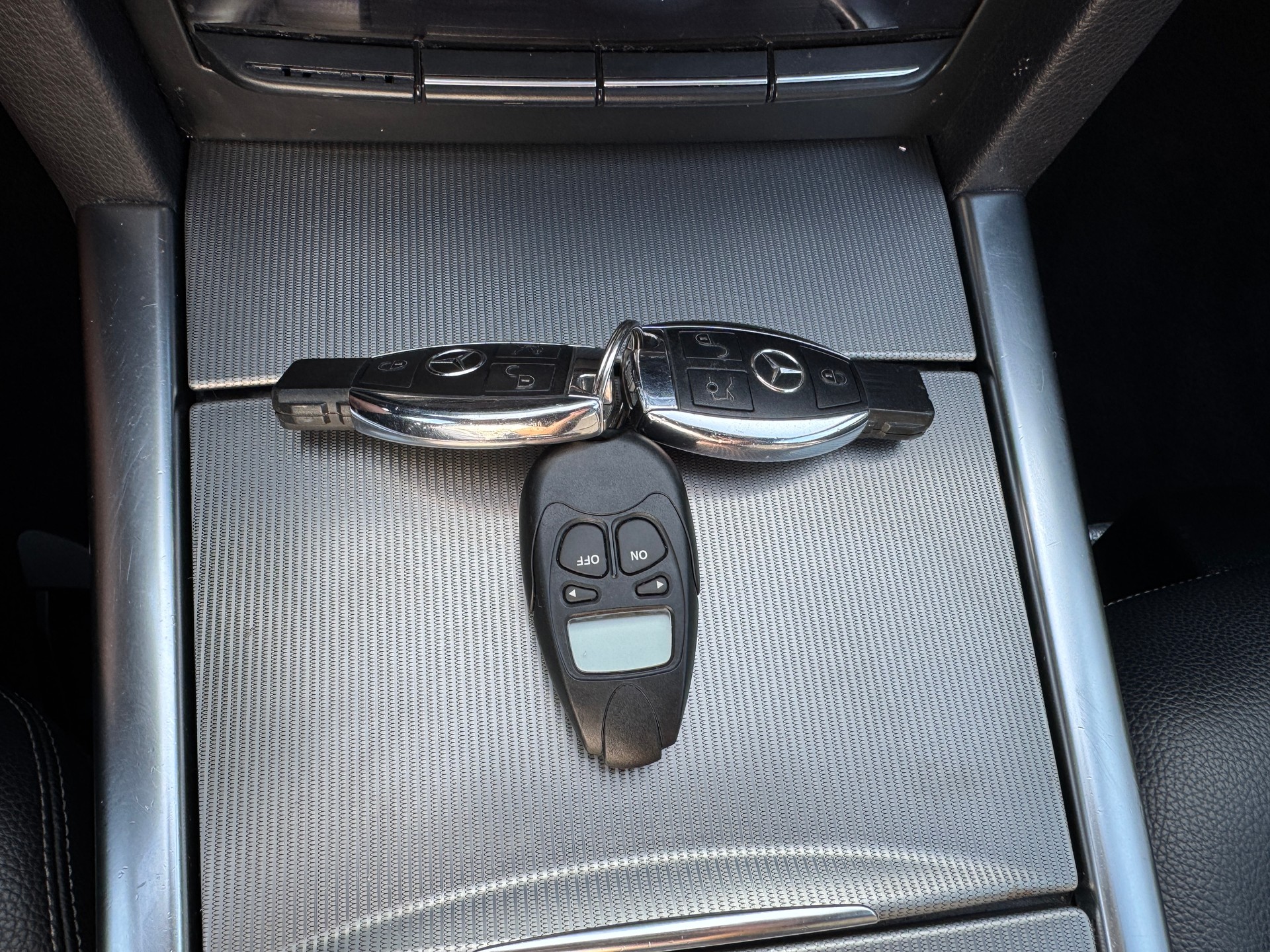 MERCEDES-BENZ E 200 CDI BlueEfficiency Avantgarde 7G-Tronic-image-13