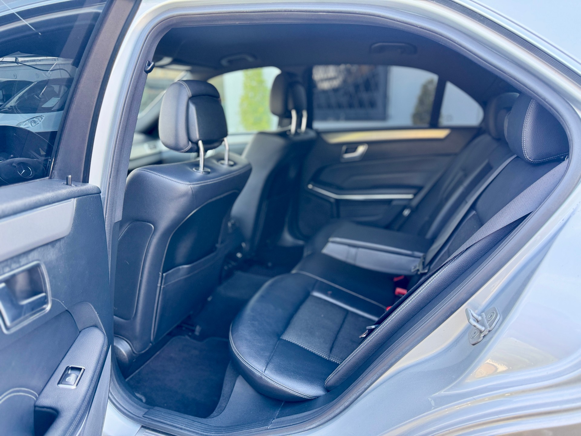 MERCEDES-BENZ E 200 CDI BlueEfficiency Avantgarde 7G-Tronic-image-7