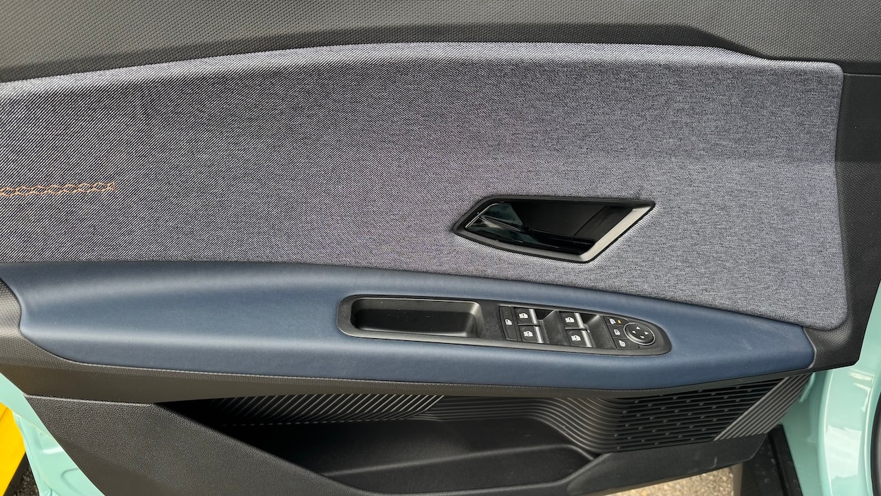 RENAULT R4 E-Tech Comfort Range 52 kWh Techno-image-20
