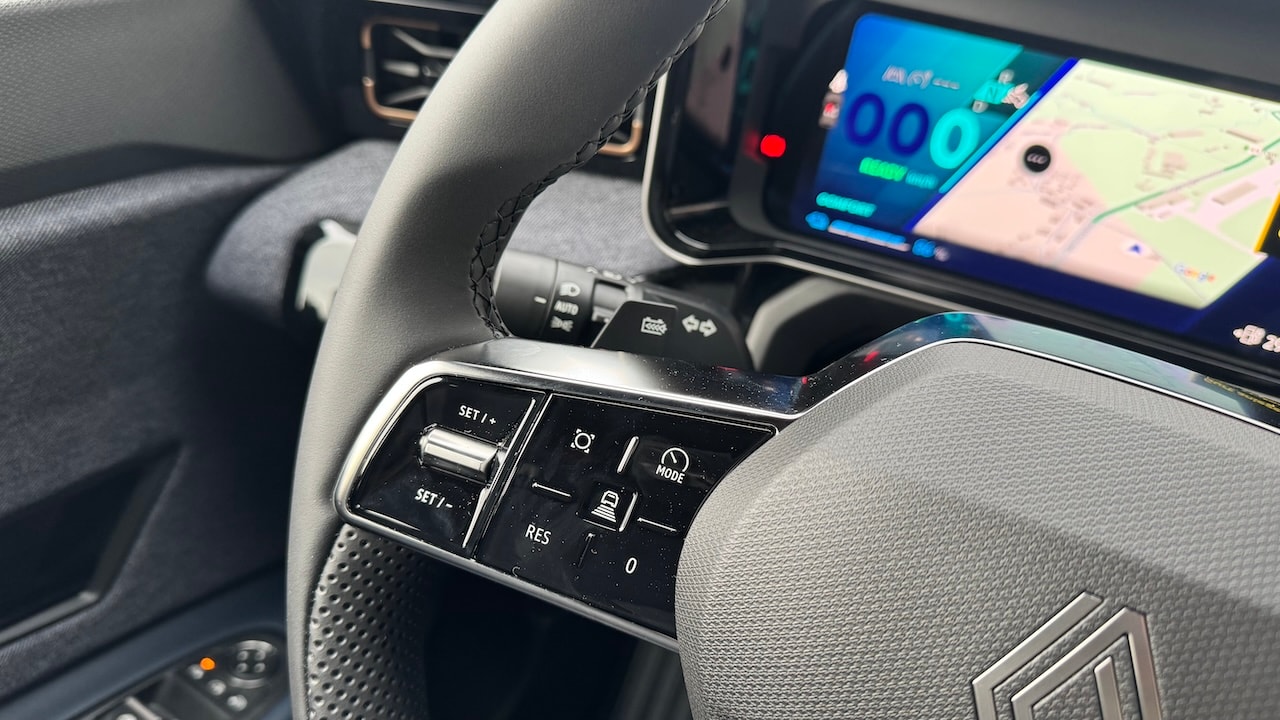 RENAULT R4 E-Tech Comfort Range 52 kWh Techno-image-17