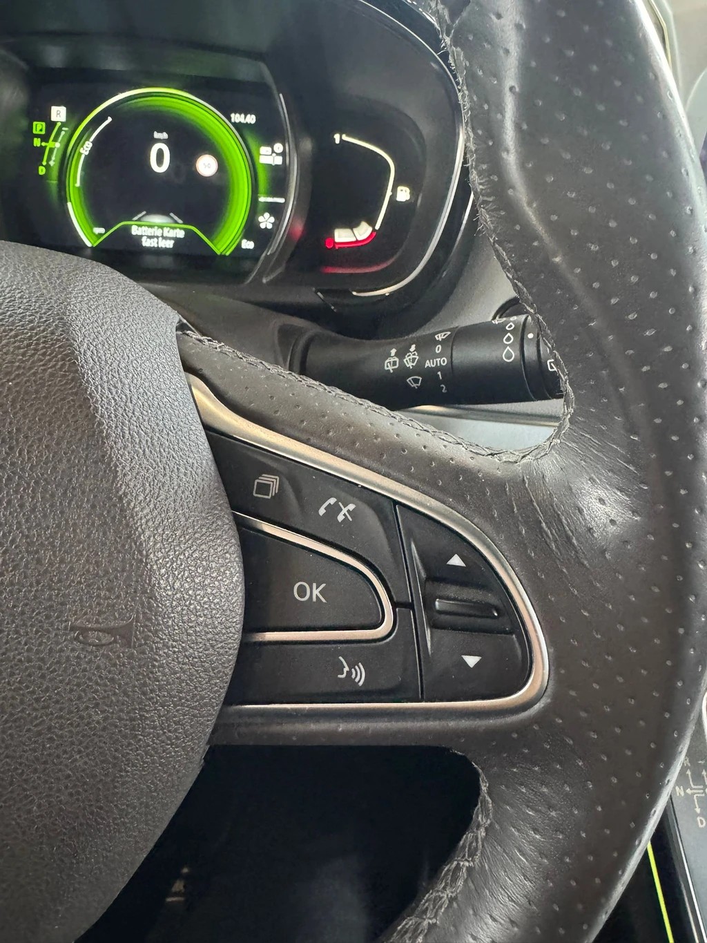 RENAULT Espace 1.6 TCe Initiale EDC-image-19
