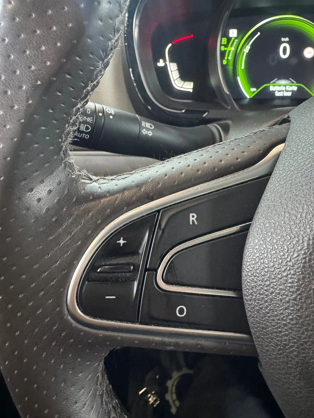 RENAULT Espace 1.6 TCe Initiale EDC-image-18