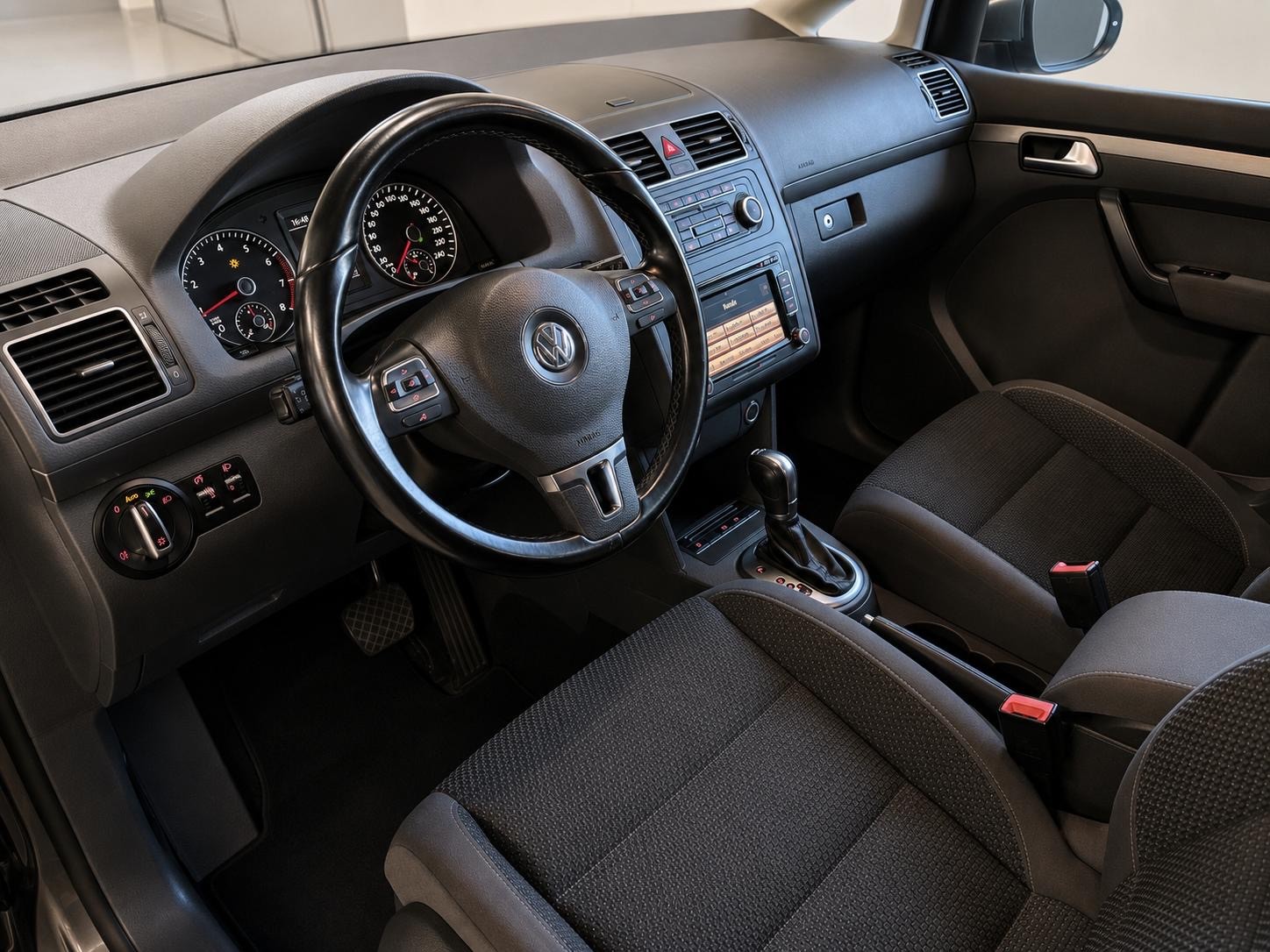 VW Touran 1.4 TSI 7 Plätze Comfortline DSG-image-10