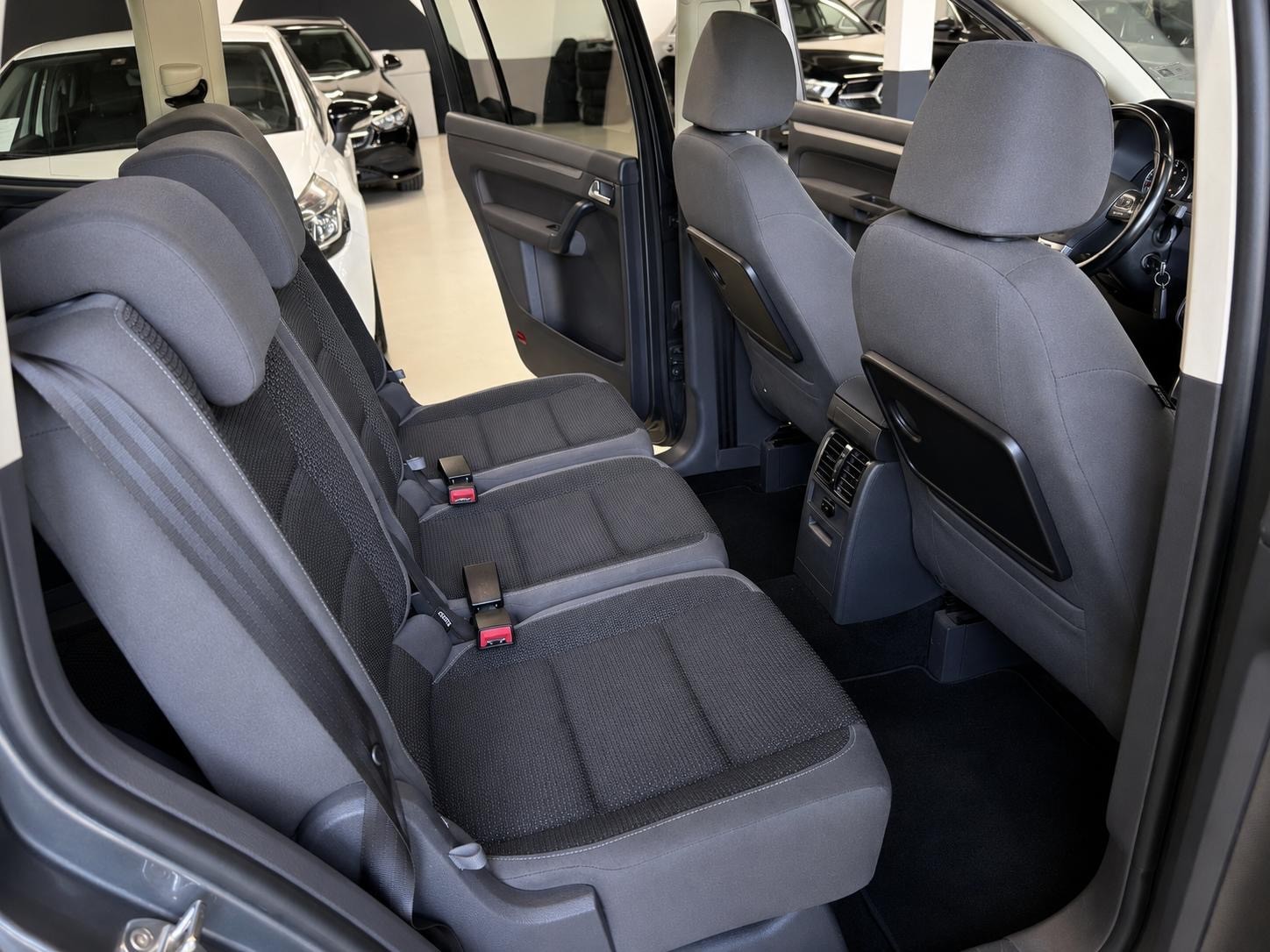 VW Touran 1.4 TSI 7 Plätze Comfortline DSG-image-14
