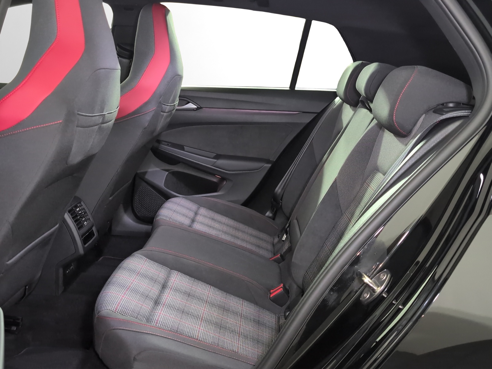 VW Golf 2.0 TSI GTI DSG-image-7