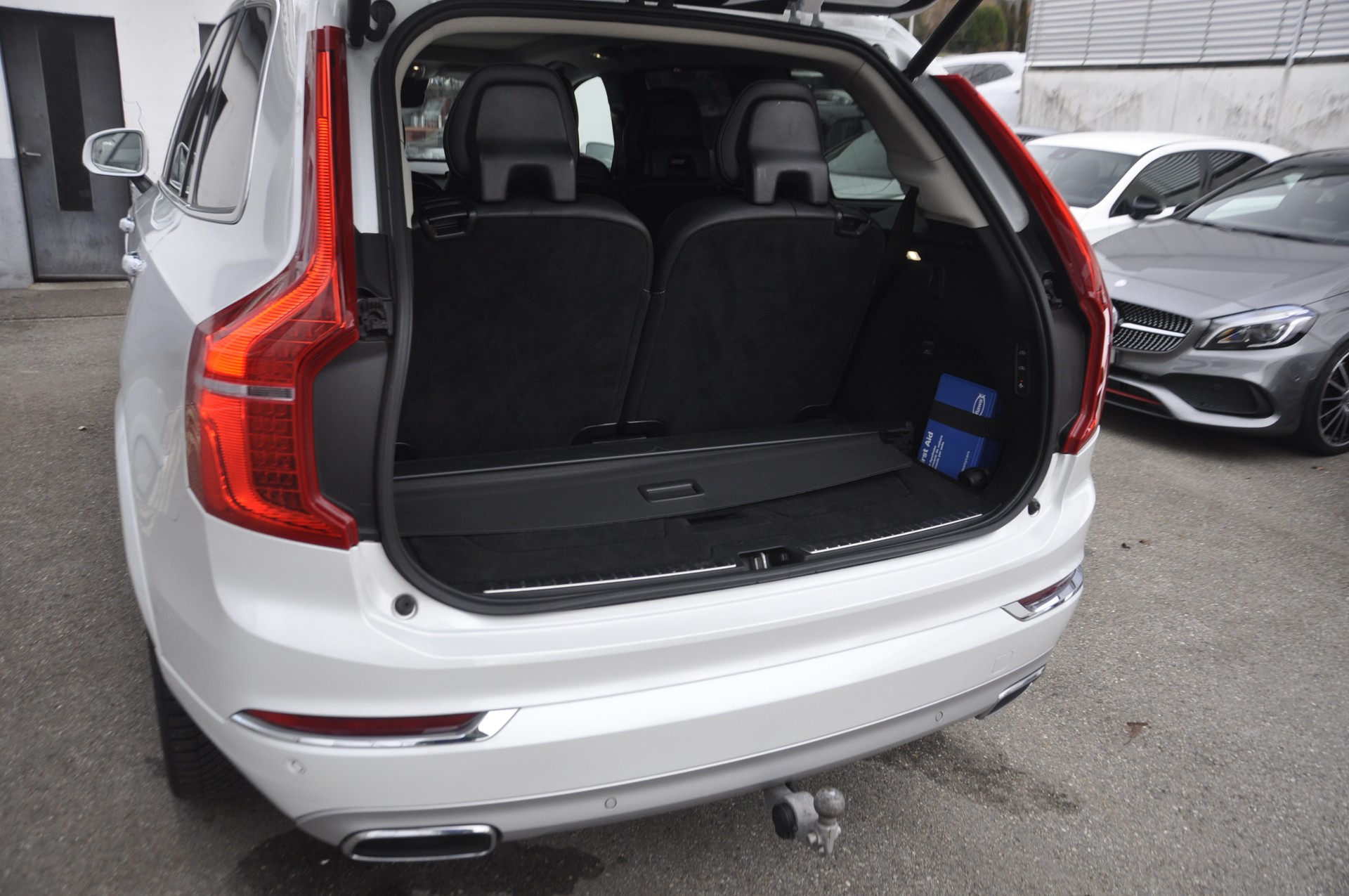 VOLVO XC90 T8 AWD Inscription Geartronic 7 Plätze I Anhängerkupplung-image-13
