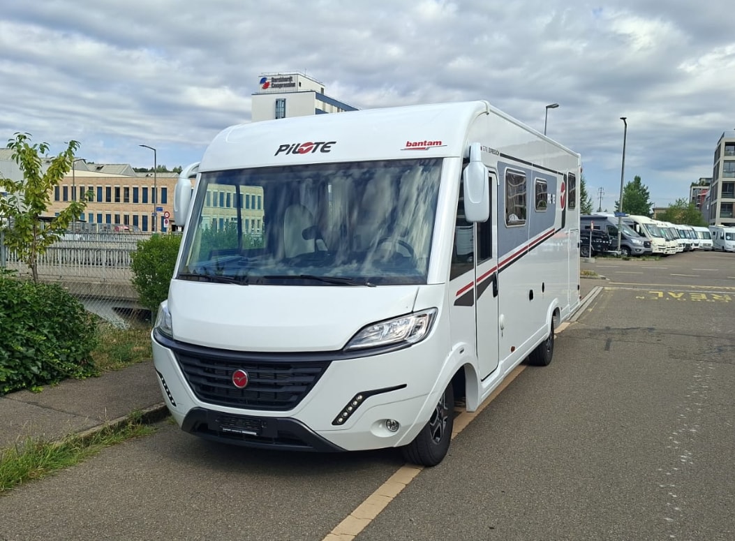 PILOTE G740 Expression ***Das perfekte Reisemobil für alle, die keine Kompromisse beim Wohnkomfort eingehen wollen***-image-4