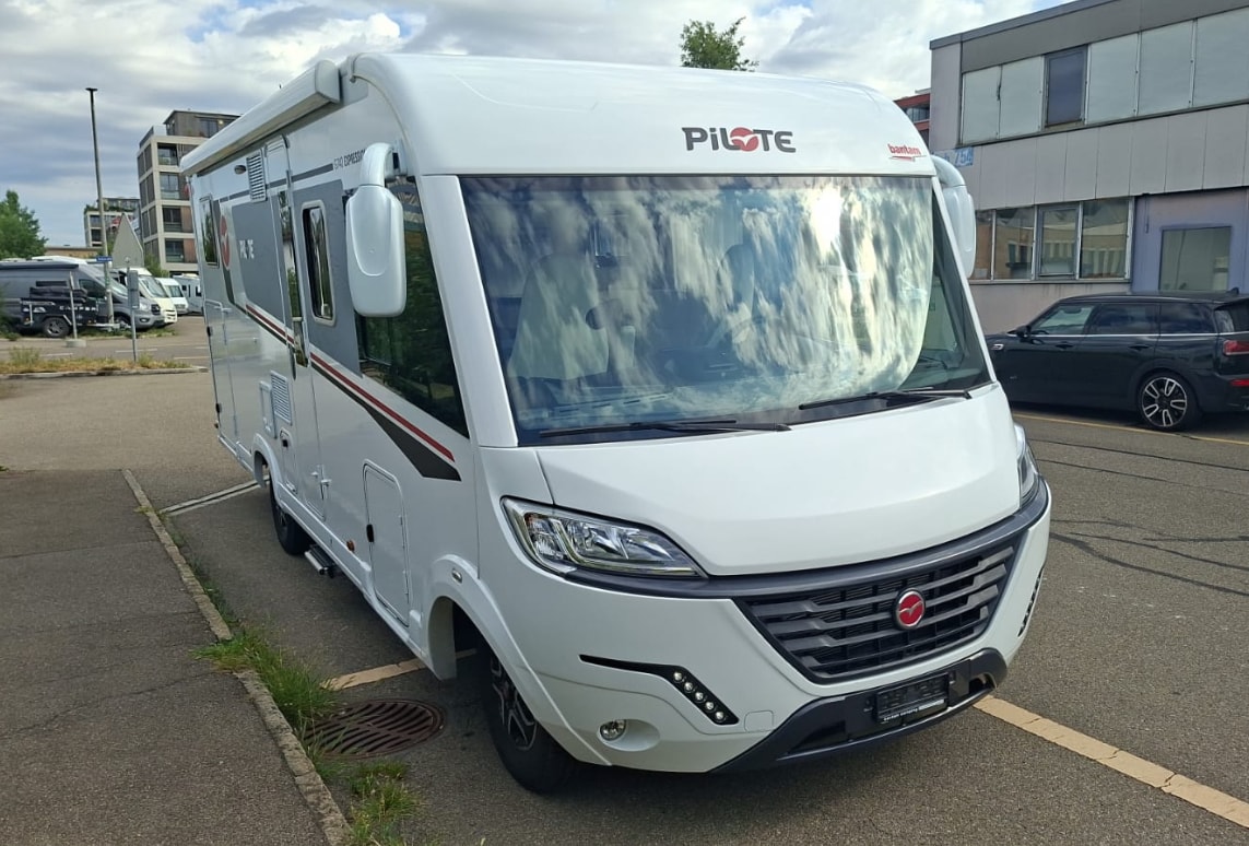 PILOTE G740 Expression ***Das perfekte Reisemobil für alle, die keine Kompromisse beim Wohnkomfort eingehen wollen***-image-0