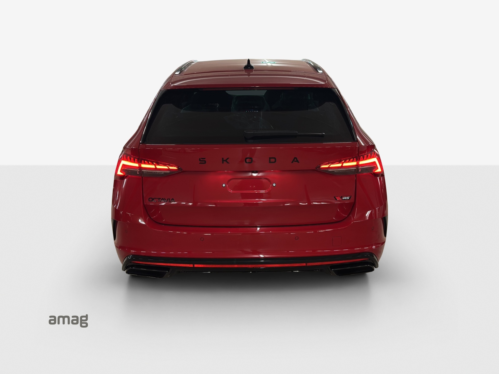 SKODA Octavia Combi 2.0 TSI DSG RS 30 Years Edition-image-3