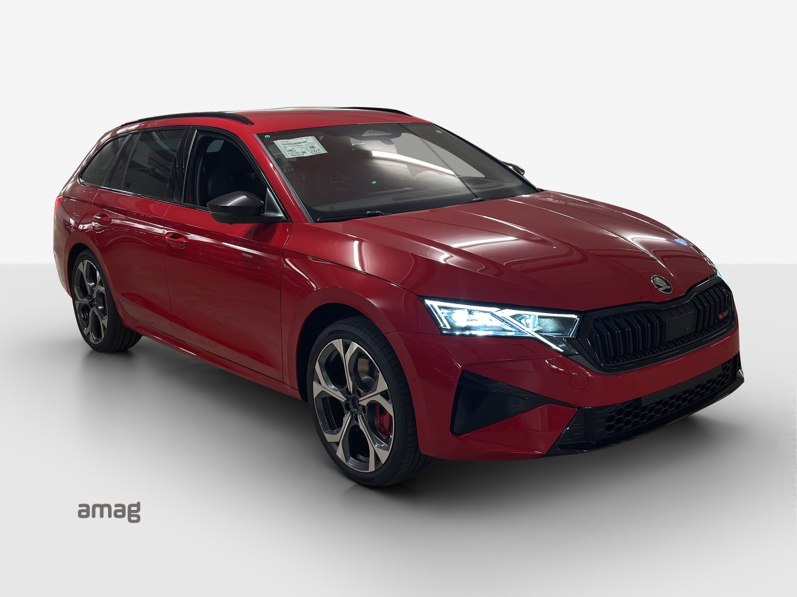 SKODA Octavia Combi 2.0 TSI DSG RS 30 Years Edition-image-5