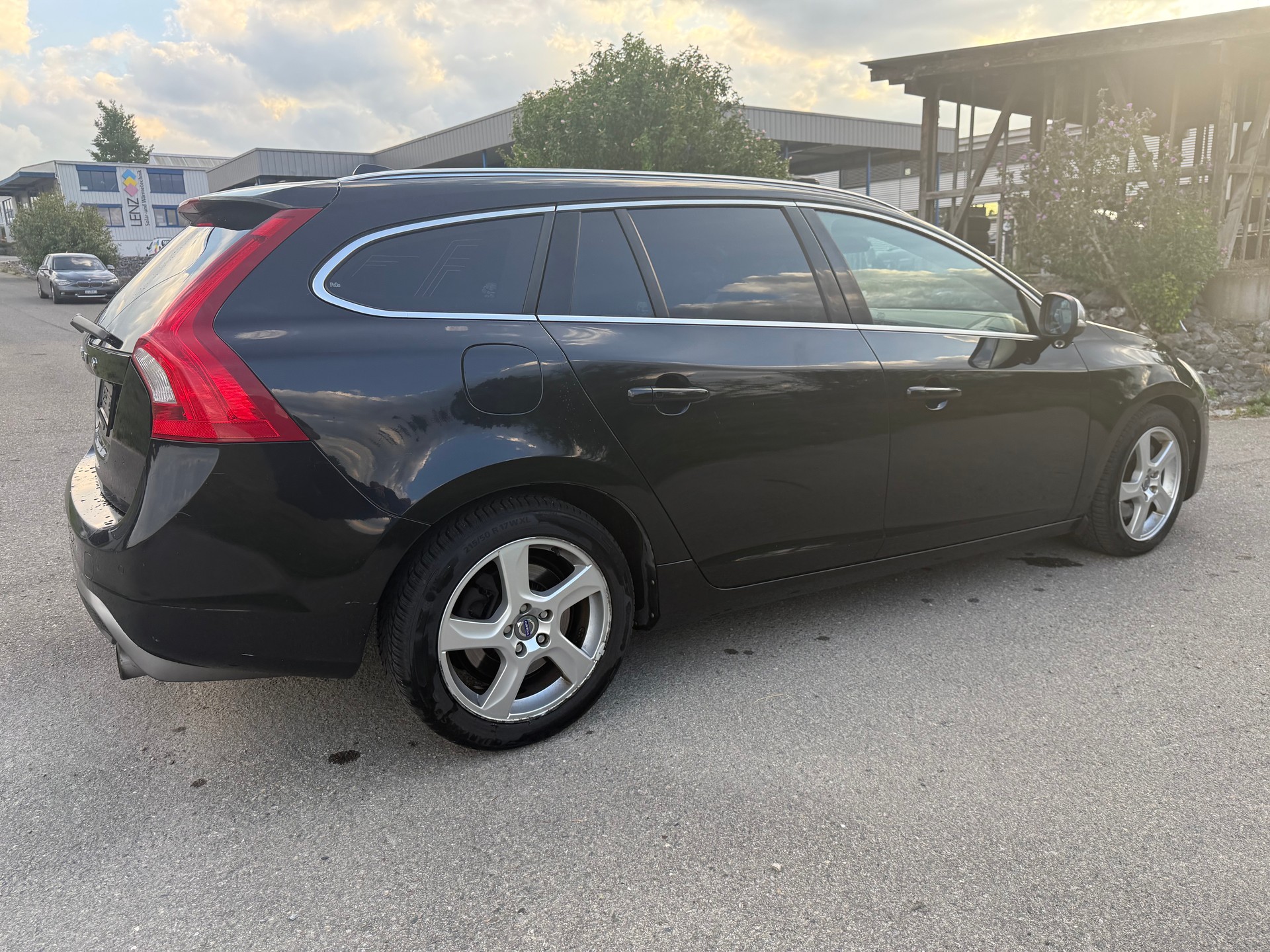 VOLVO V60 T6 AWD R-Design Geartronic-image-24