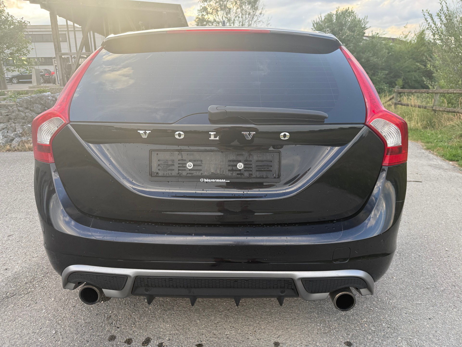 VOLVO V60 T6 AWD R-Design Geartronic-image-5