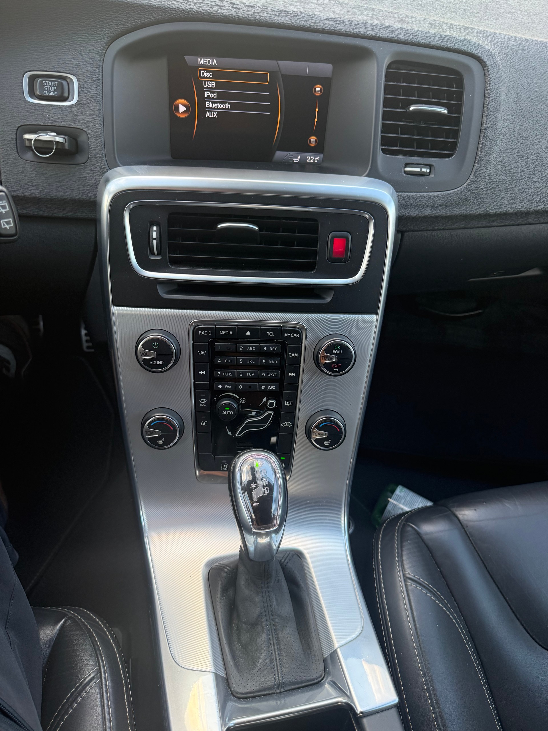 VOLVO V60 T6 AWD R-Design Geartronic-image-19