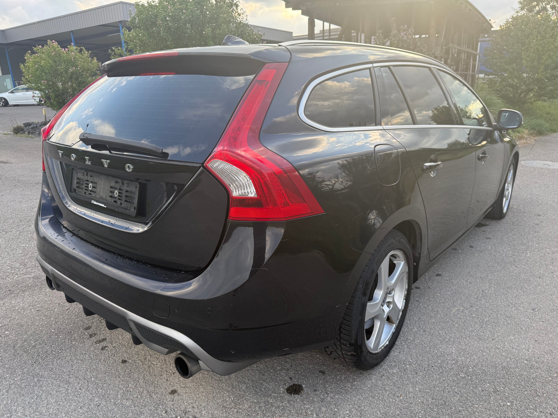 VOLVO V60 T6 AWD R-Design Geartronic-image-6