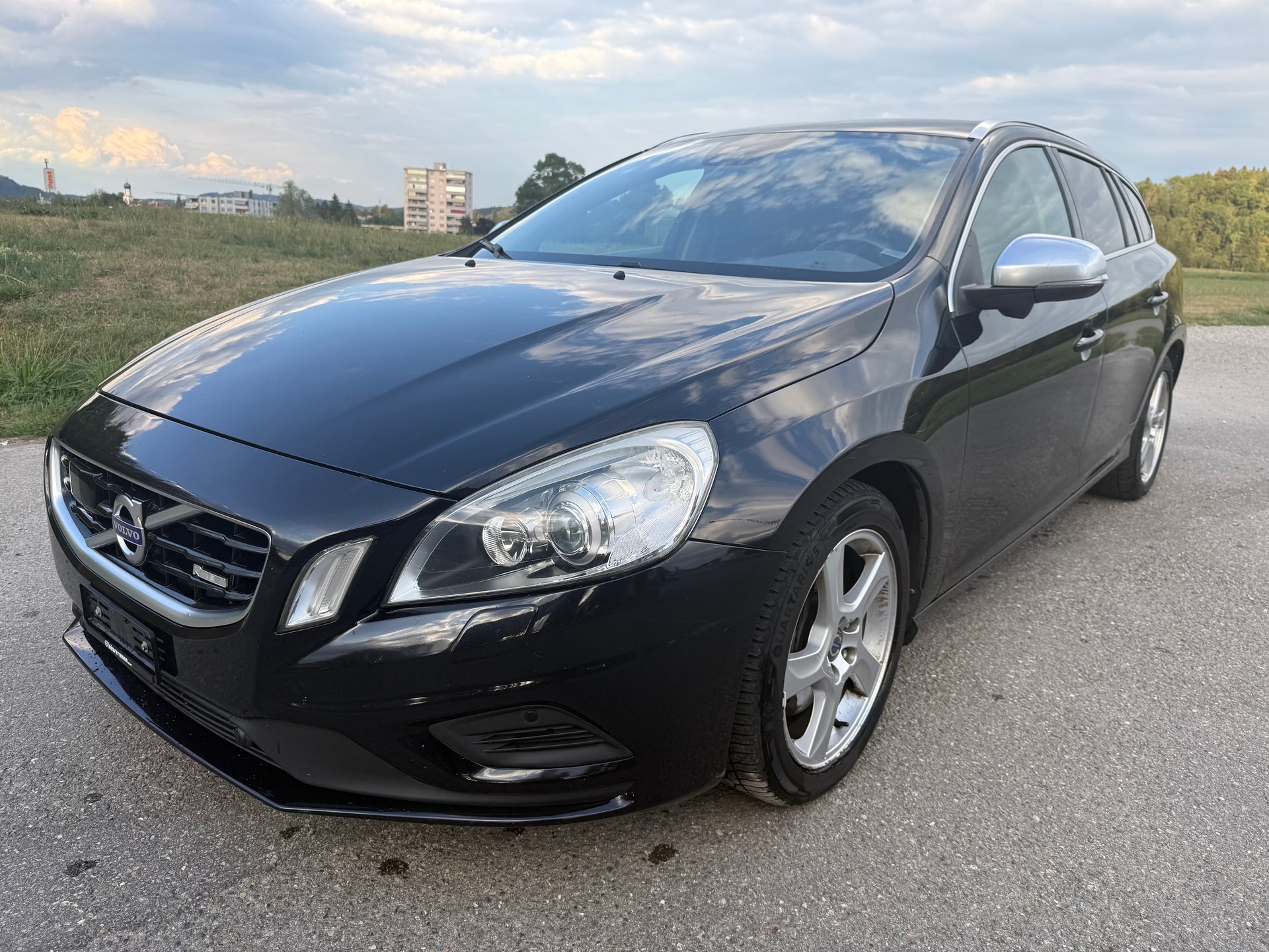 VOLVO V60 T6 AWD R-Design Geartronic-image-21