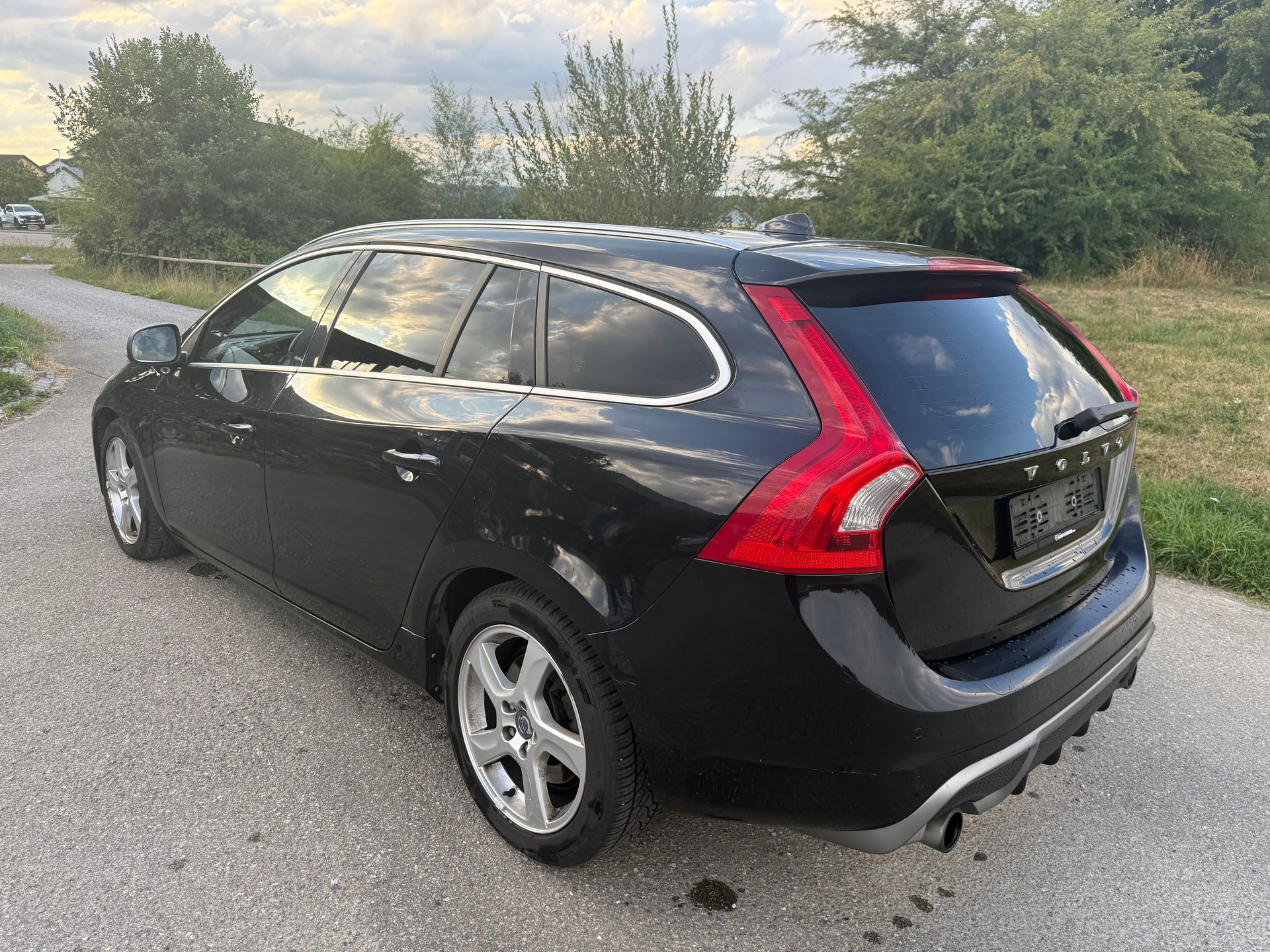 VOLVO V60 T6 AWD R-Design Geartronic-image-7