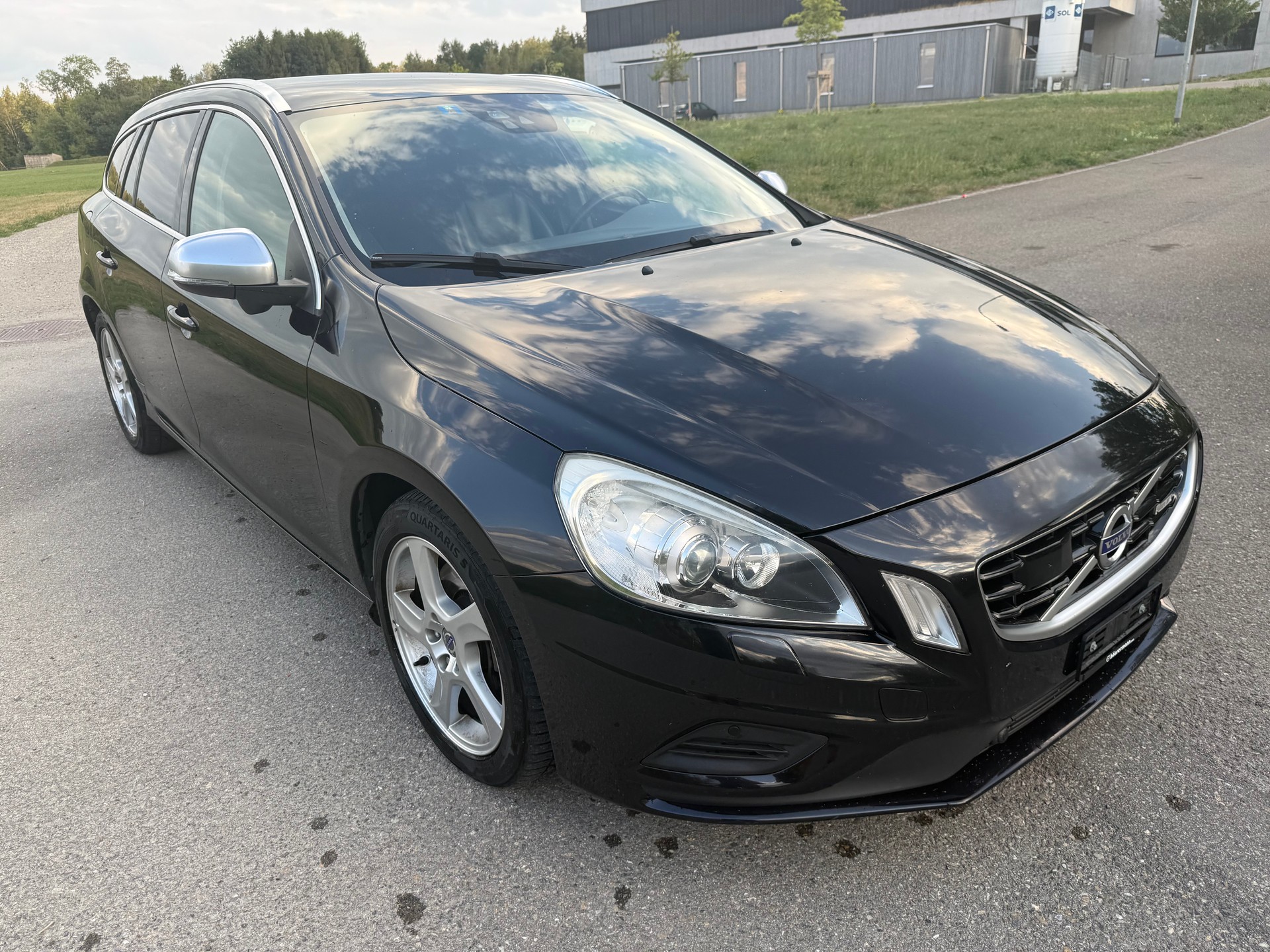 VOLVO V60 T6 AWD R-Design Geartronic-image-22