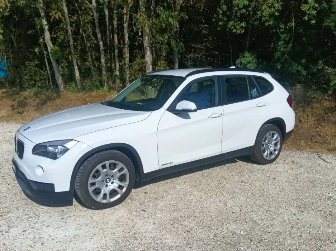 BMW X1 xDrive 20i Sport Line Steptronic-image-1