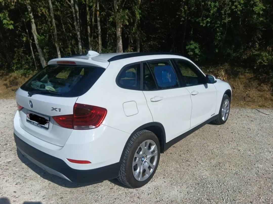 BMW X1 xDrive 20i Sport Line Steptronic-image-2