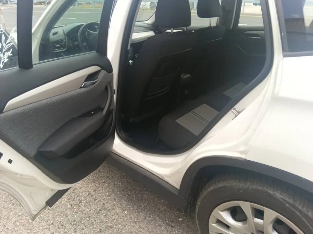BMW X1 xDrive 20i Sport Line Steptronic-image-7