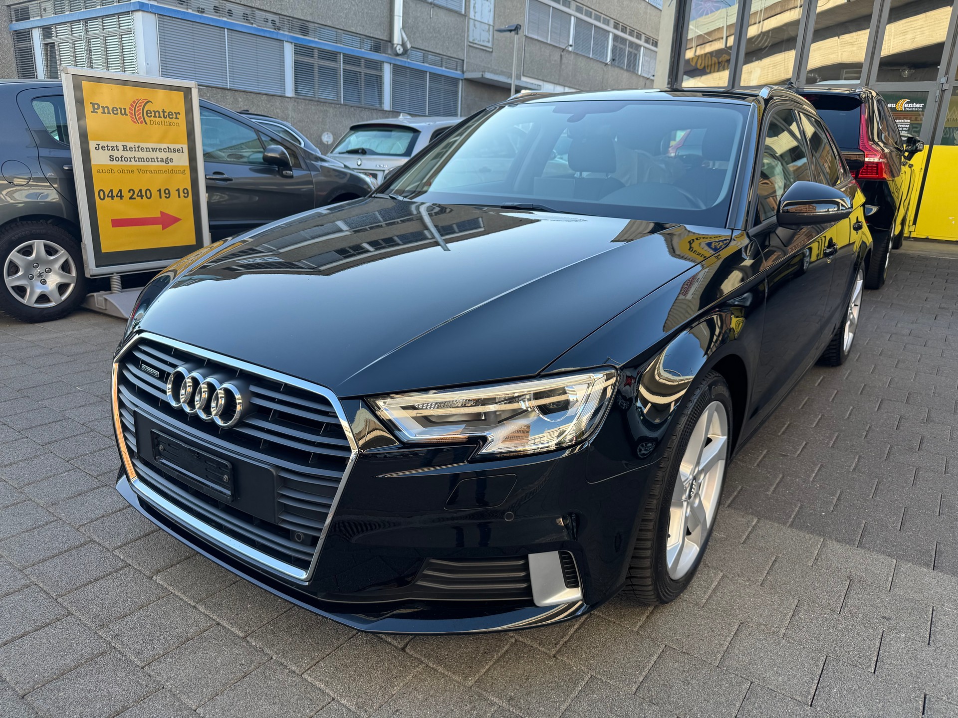 AUDI A3 Sportback 2.0 TFSI Sport quattro S-tronic-image-2