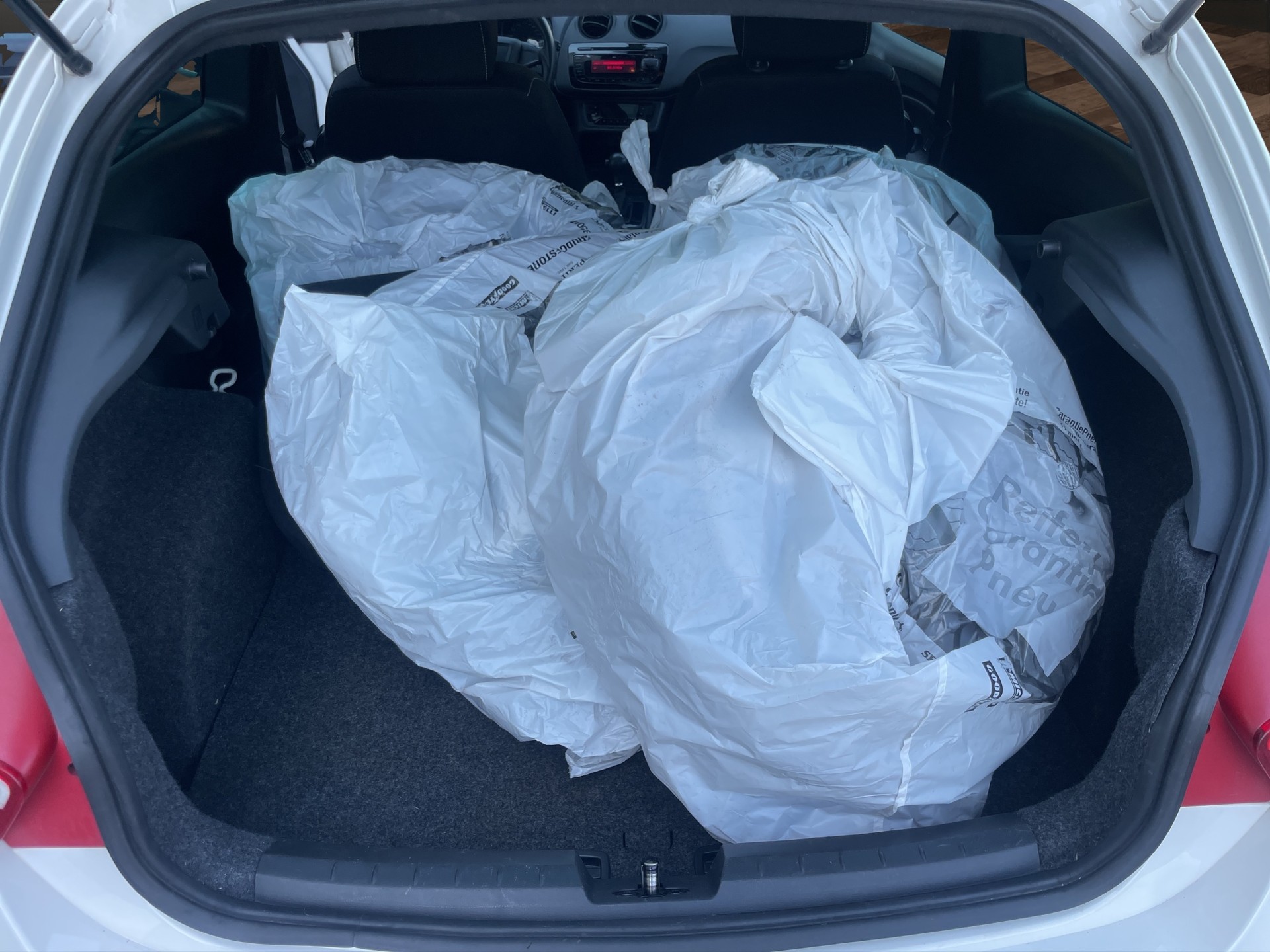 SEAT Ibiza SC 1.4 TSI Cupra DSG-image-12
