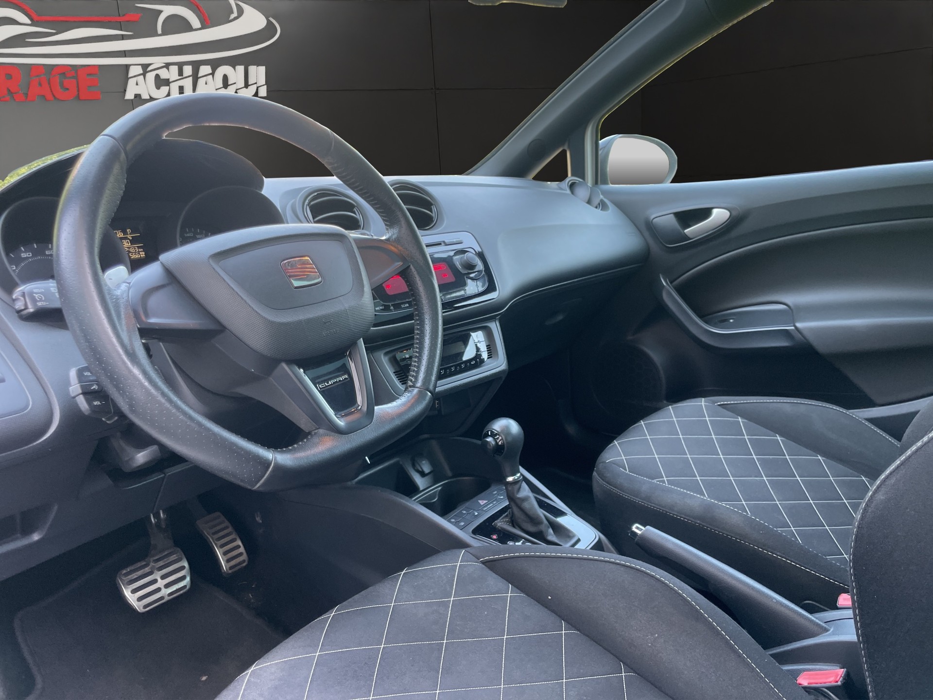 SEAT Ibiza SC 1.4 TSI Cupra DSG-image-9
