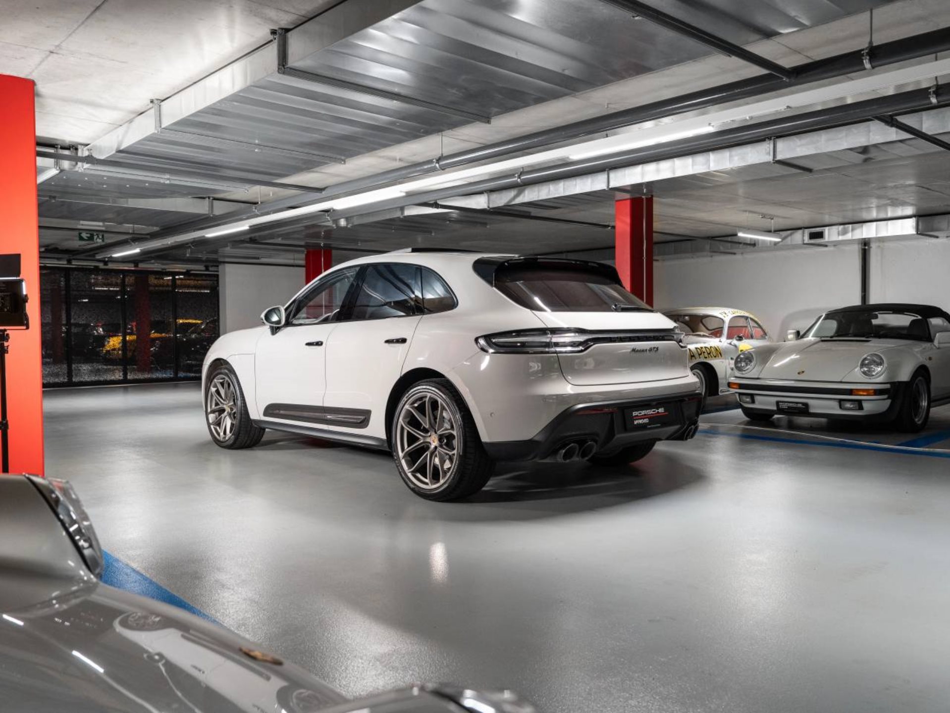 PORSCHE Macan GTS-showroom-element-1