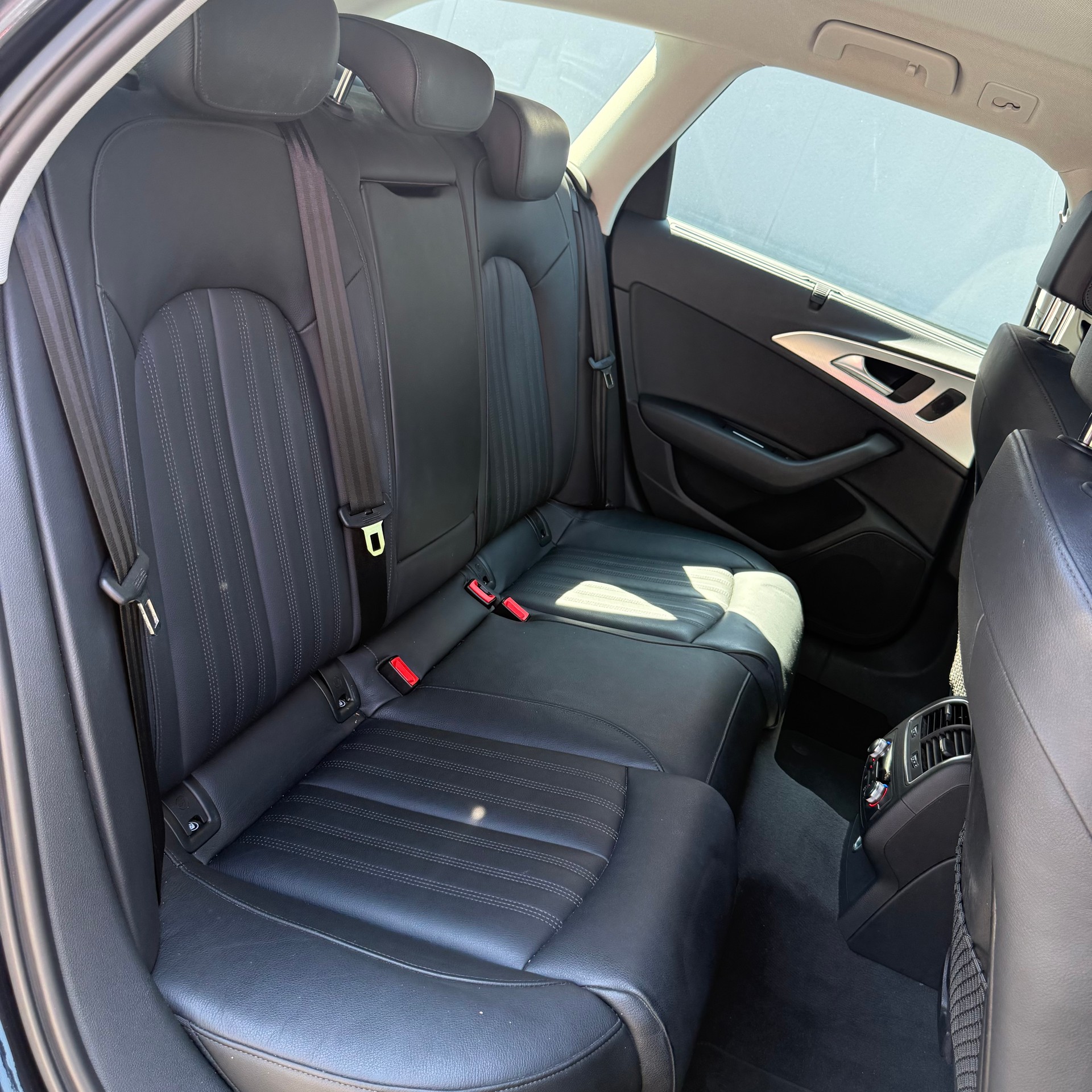 AUDI A6 Avant 2.0 TDI S-tronic *S-LINE*-image-10
