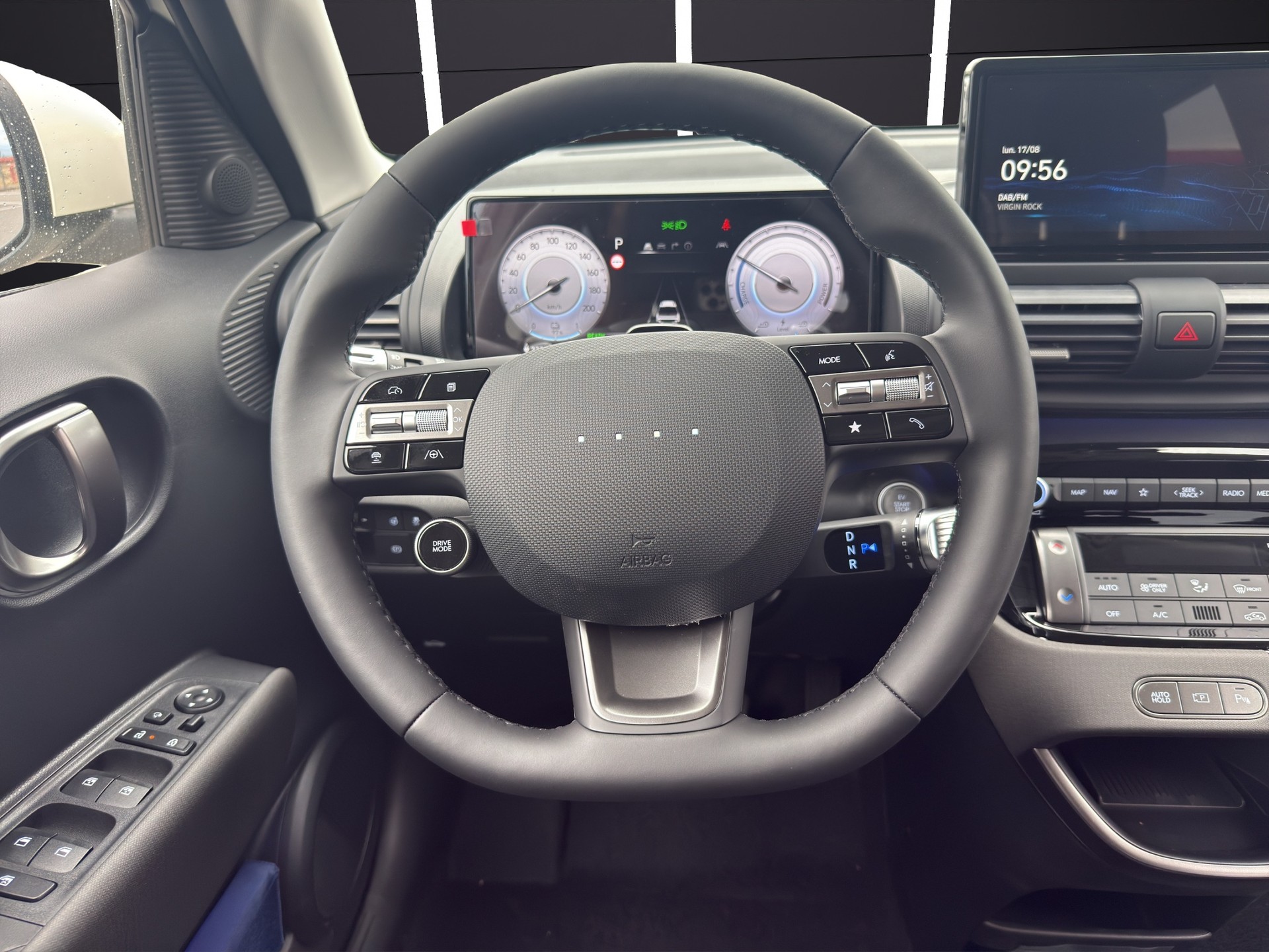 HYUNDAI Inster 49kWh Vertex-image-9