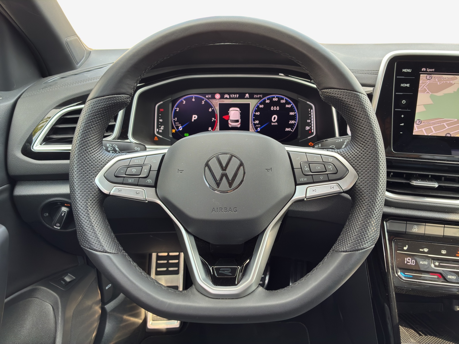 VW T-Roc 2.0 TSI R-Line DSG 4Motion-image-9