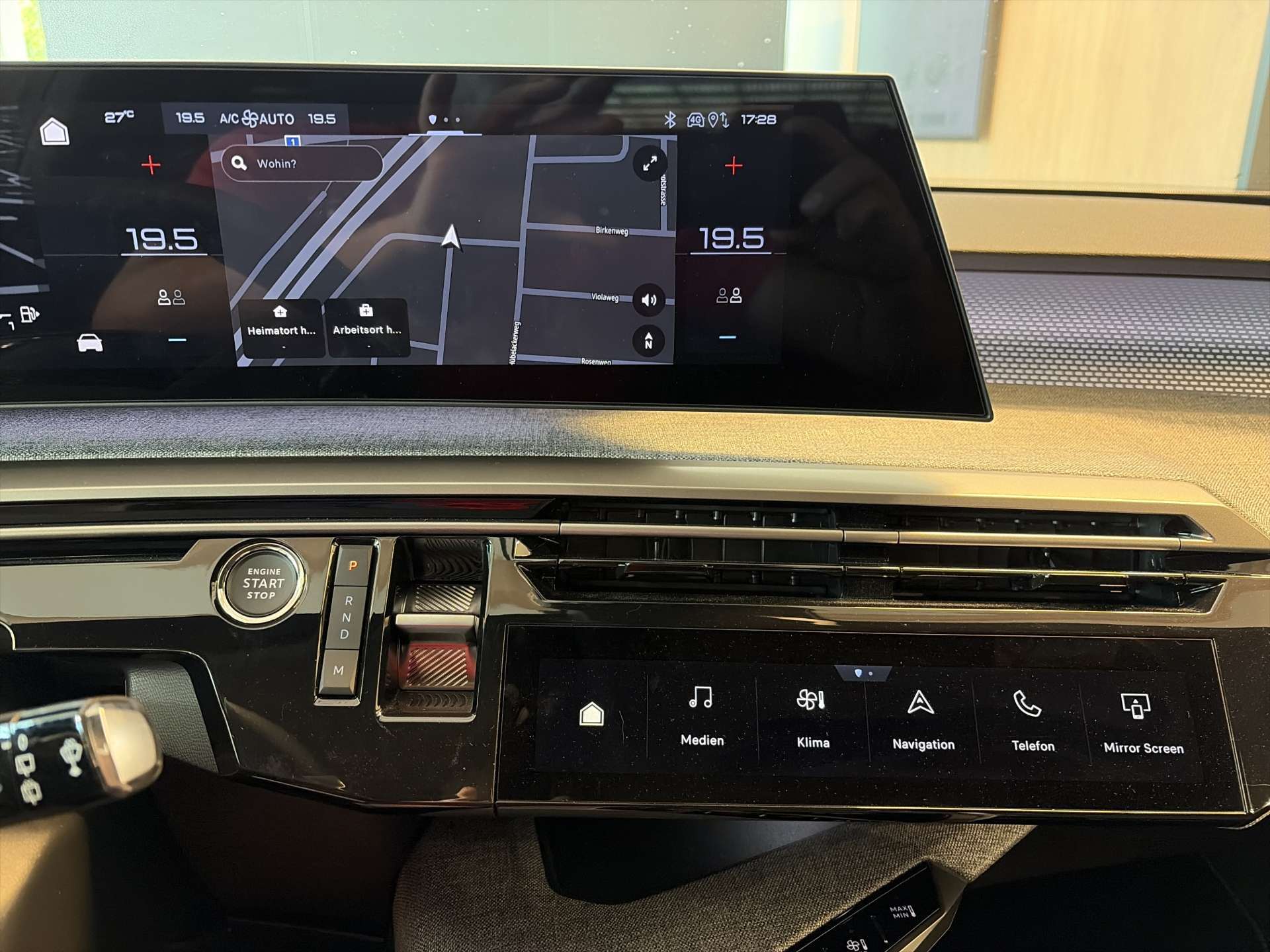 PEUGEOT 5008 145 Hybrid GT 7-Plätzer e-DCS-Automat-image-1