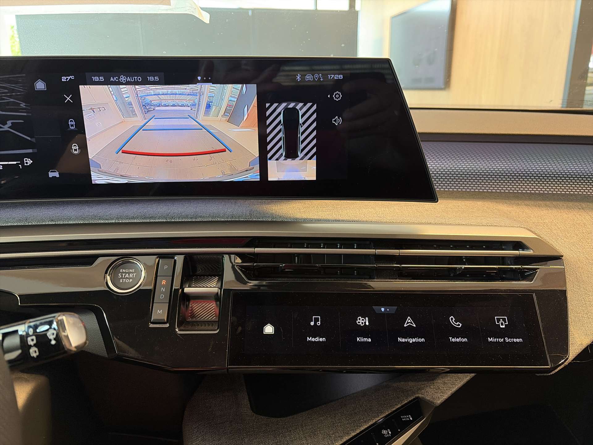 PEUGEOT 5008 145 Hybrid GT 7-Plätzer e-DCS-Automat-image-9