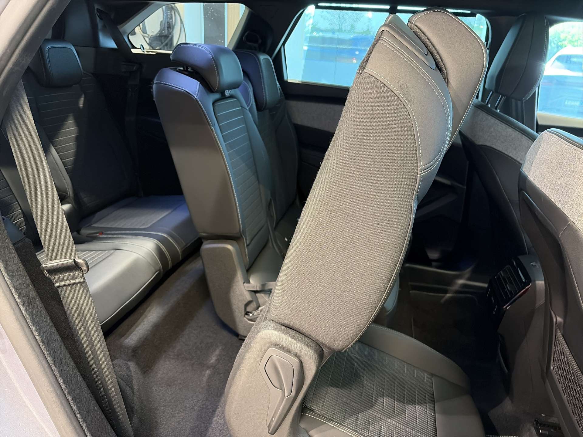 PEUGEOT 5008 145 Hybrid GT 7-Plätzer e-DCS-Automat-image-6