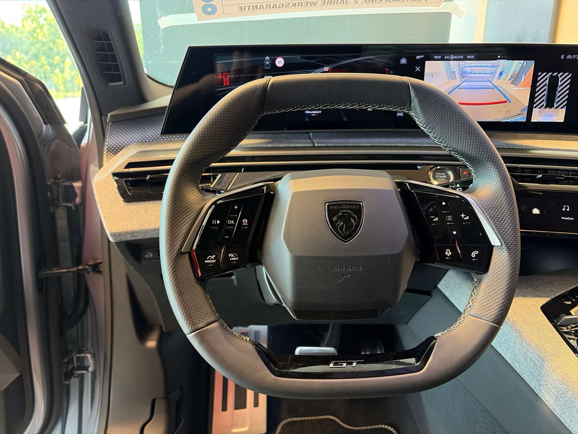 PEUGEOT 5008 145 Hybrid GT 7-Plätzer e-DCS-Automat-image-15