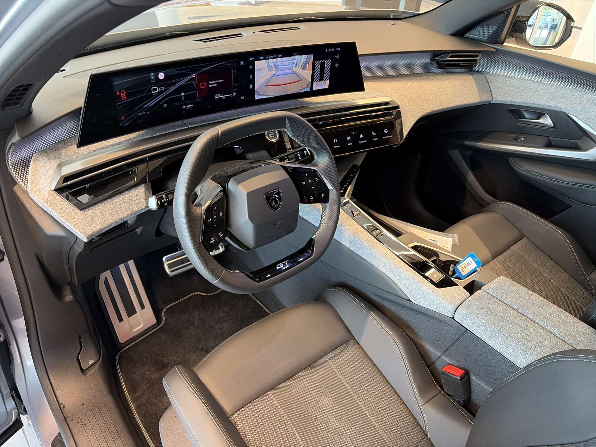 PEUGEOT 5008 145 Hybrid GT 7-Plätzer e-DCS-Automat-image-5